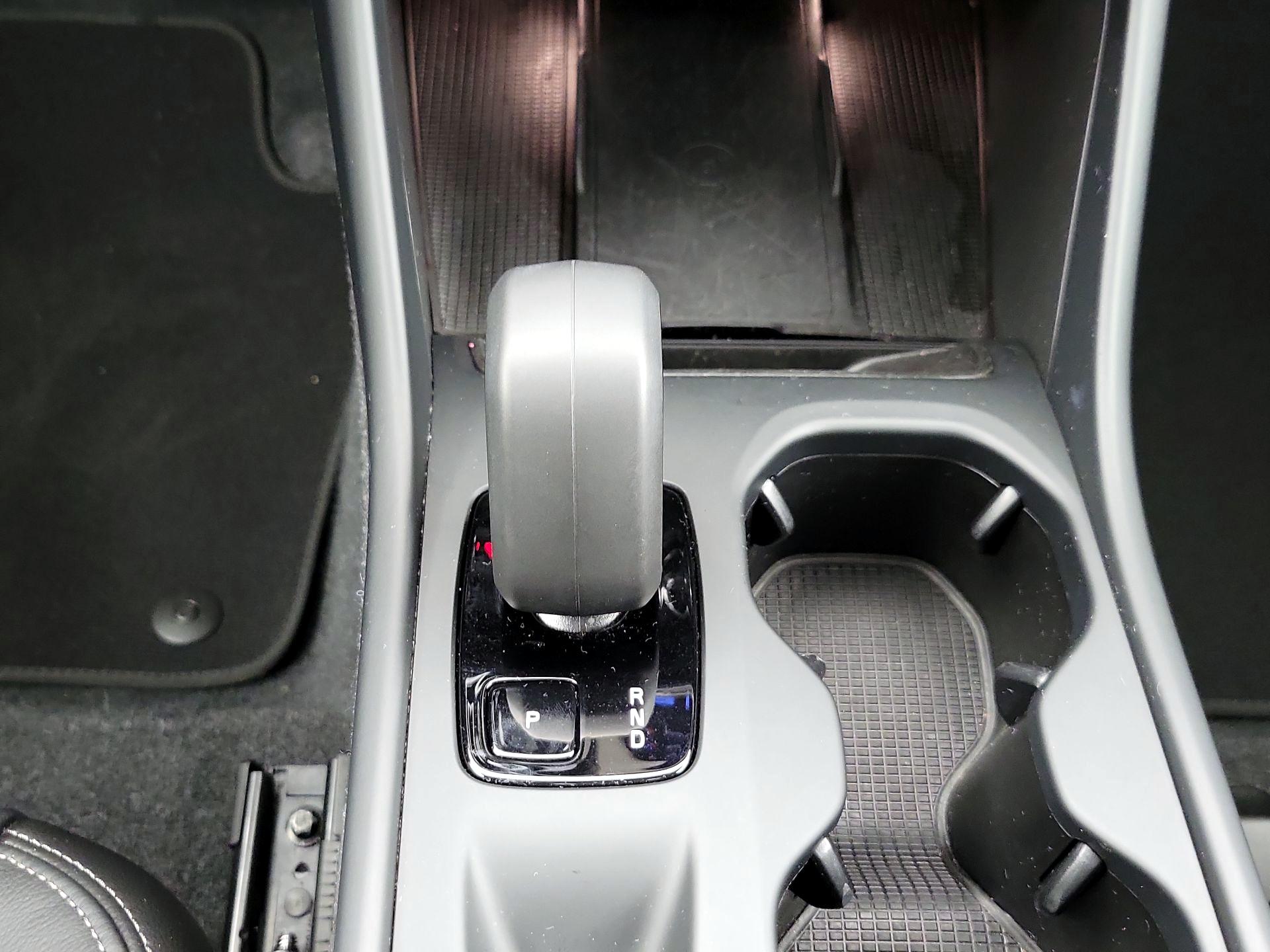 Thumbnail: 2024 Volvo XC40 - 17