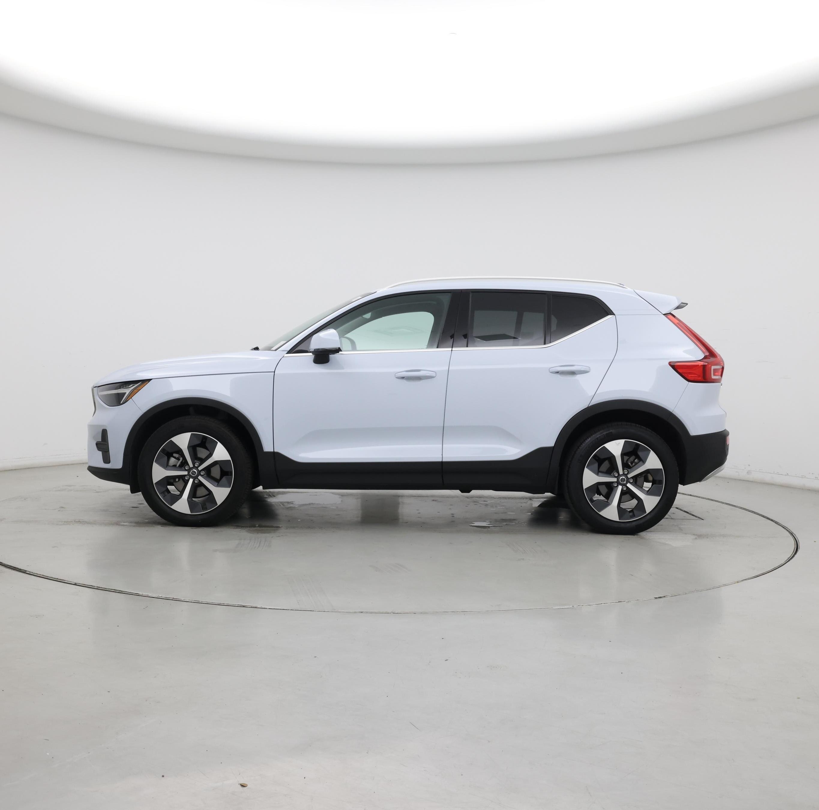 Thumbnail: 2024 Volvo XC40 - 3