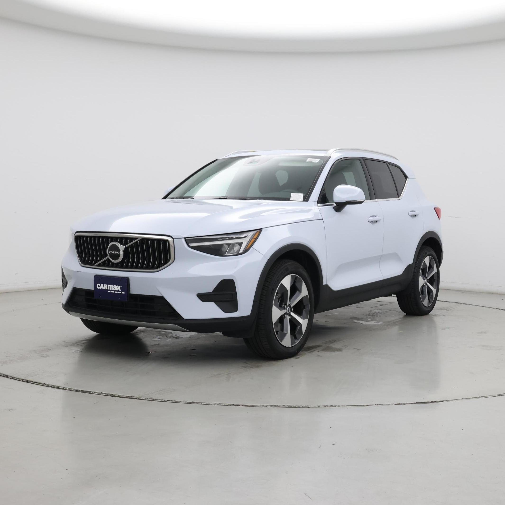 Thumbnail: 2024 Volvo XC40 - 4