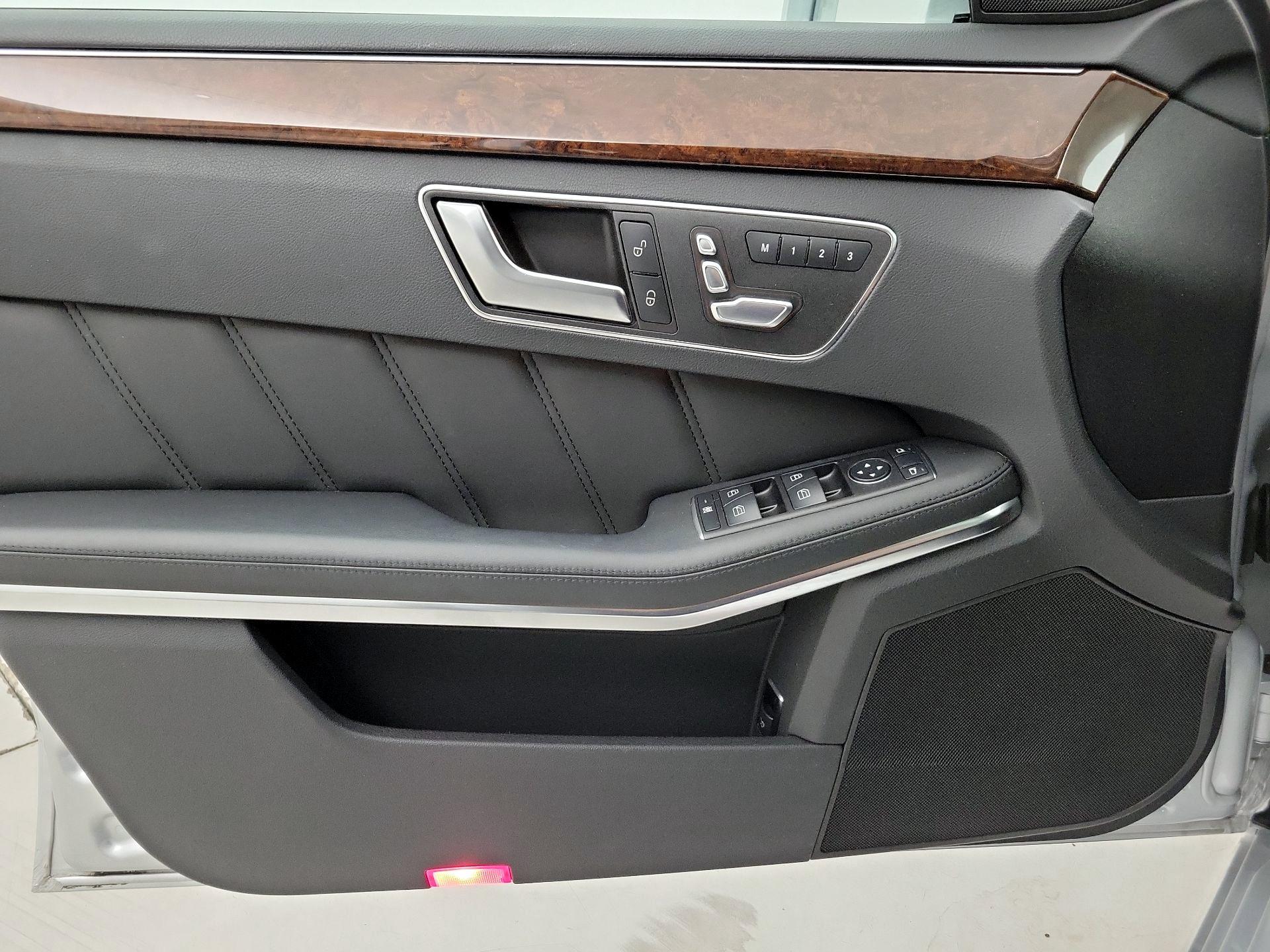 Thumbnail: 2016 Mercedes-Benz E-Class - 12