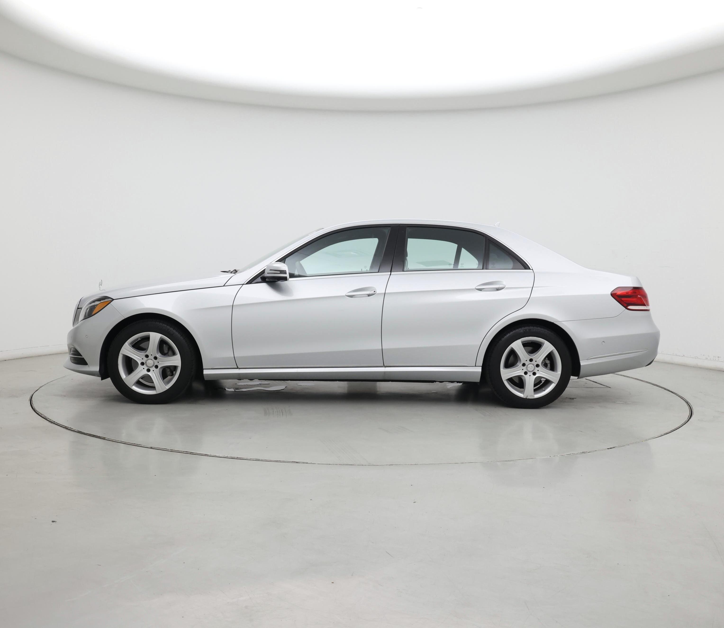 Thumbnail: 2016 Mercedes-Benz E-Class - 3