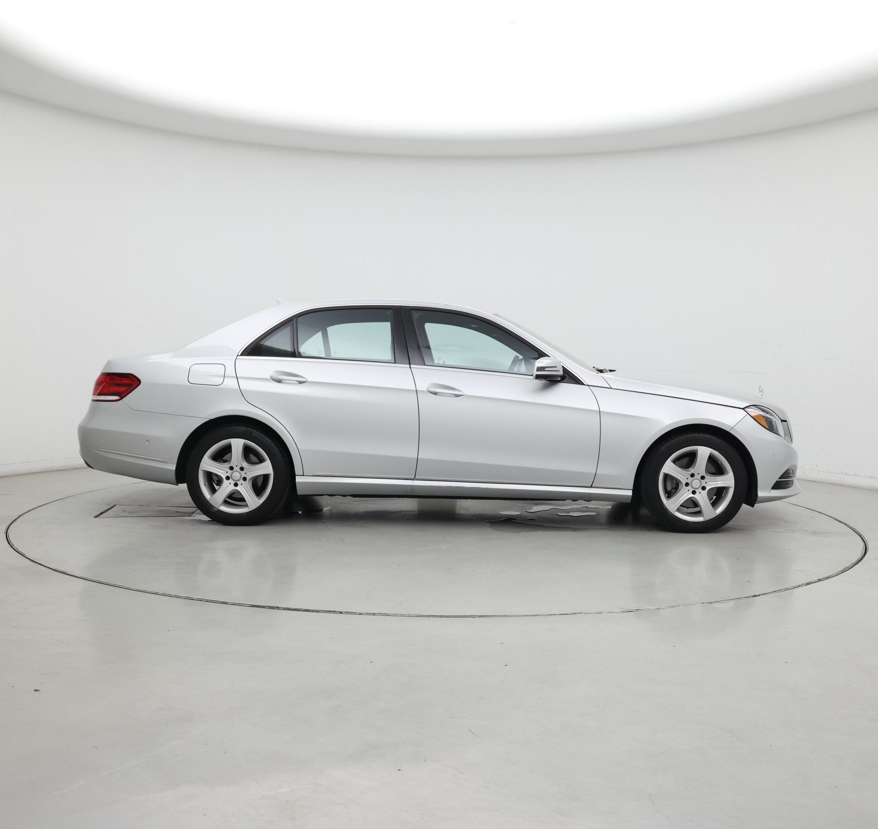 Thumbnail: 2016 Mercedes-Benz E-Class - 7