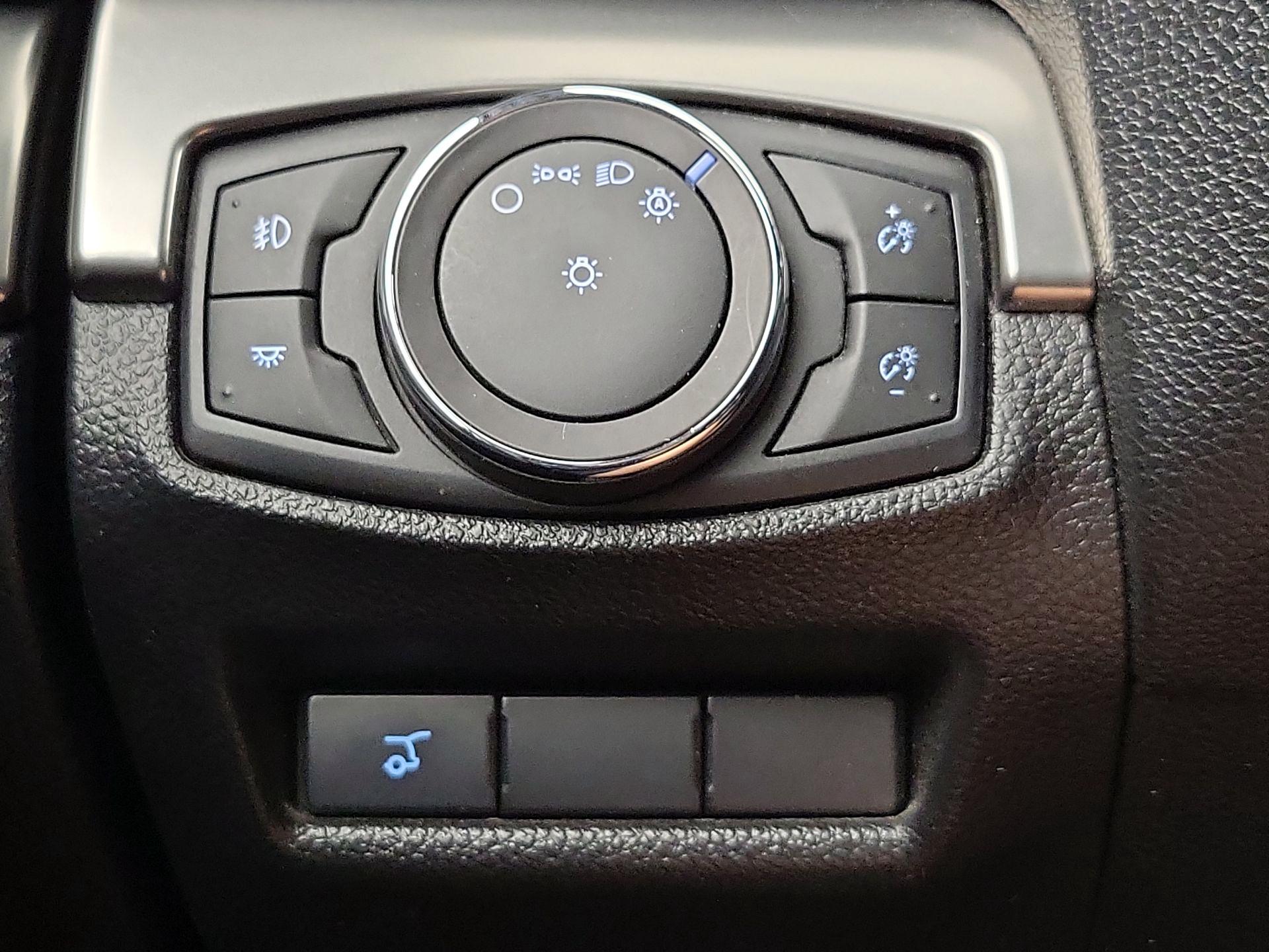 Thumbnail: 2018 Ford Explorer - 13