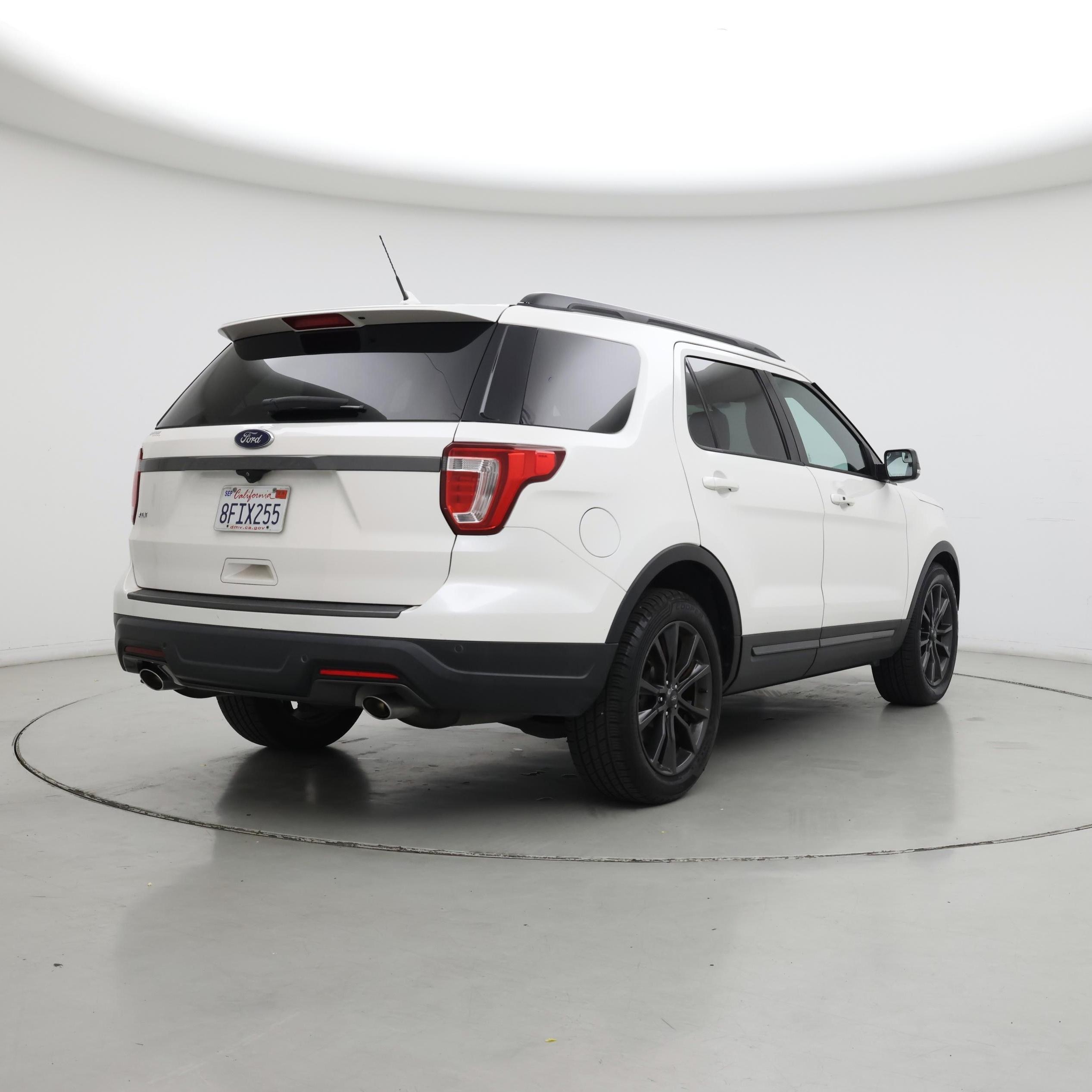 Thumbnail: 2018 Ford Explorer - 8