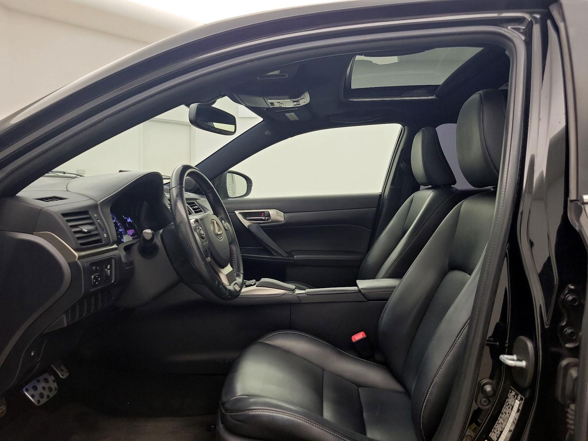 Thumbnail: 2015 Lexus CT - 20