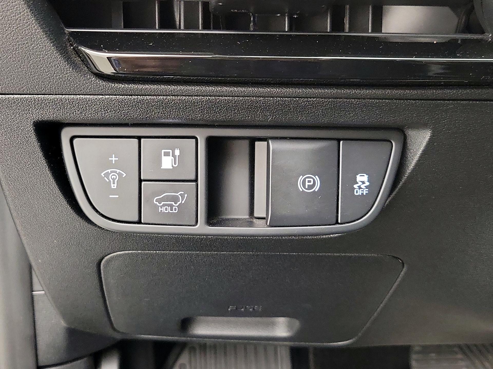 Thumbnail: 2022 Kia EV6 - 13