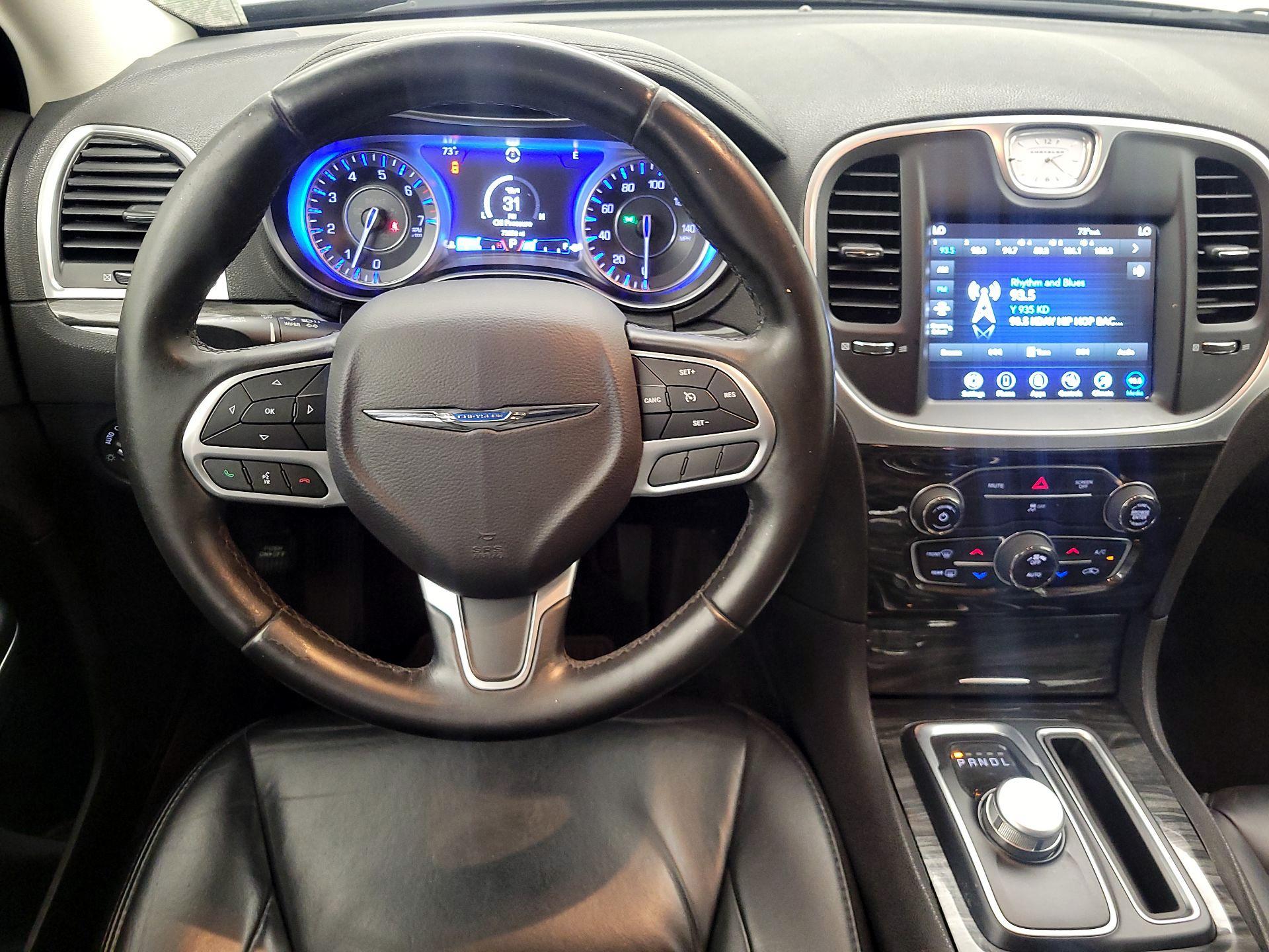 Thumbnail: 2018 Chrysler 300 - 10