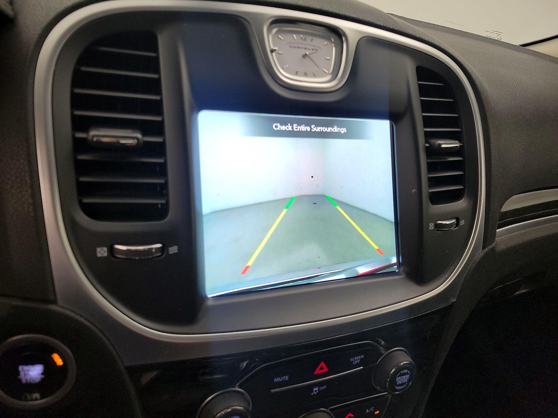 Thumbnail: 2018 Chrysler 300 - 14