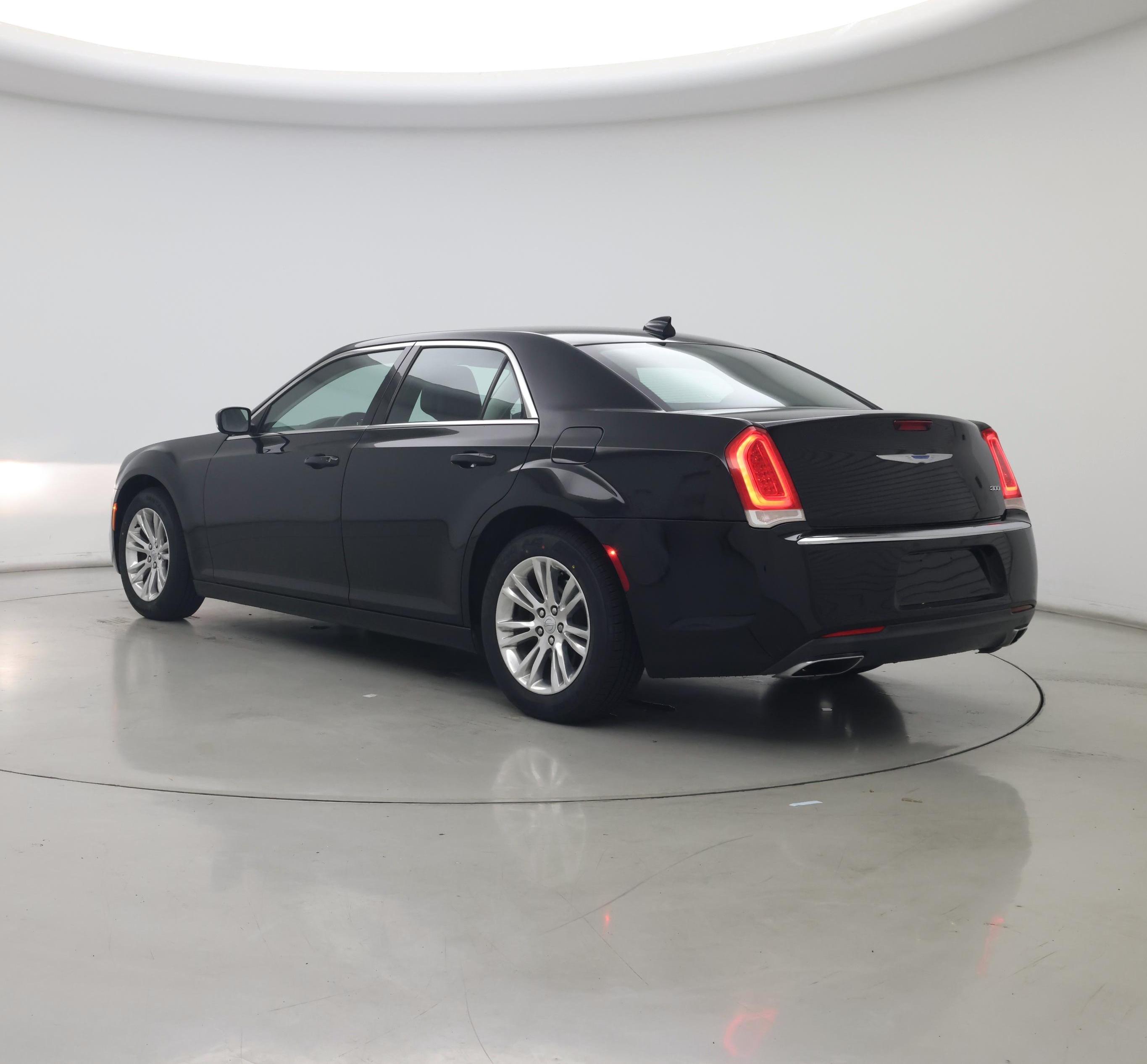 Thumbnail: 2018 Chrysler 300 - 2