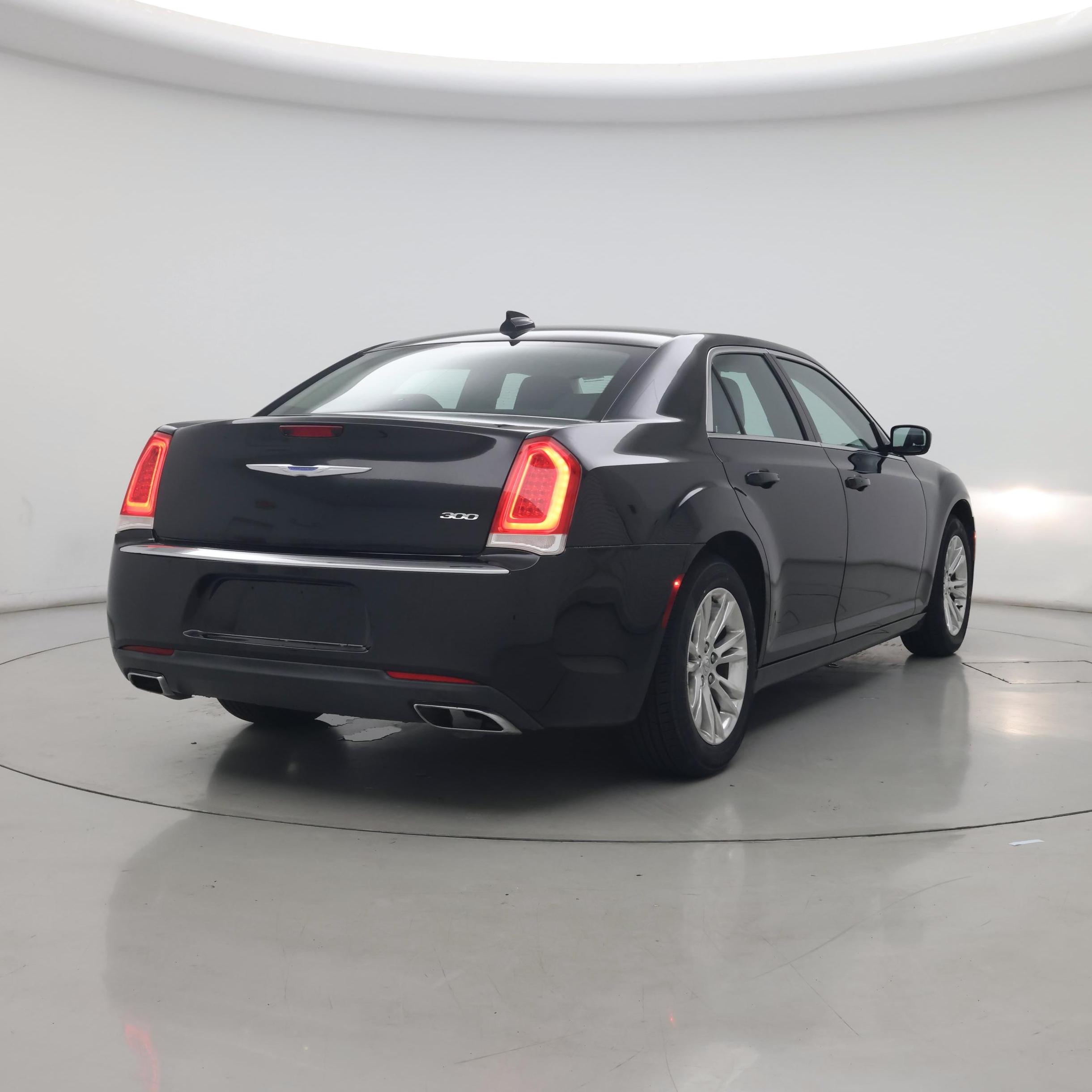 Thumbnail: 2018 Chrysler 300 - 8