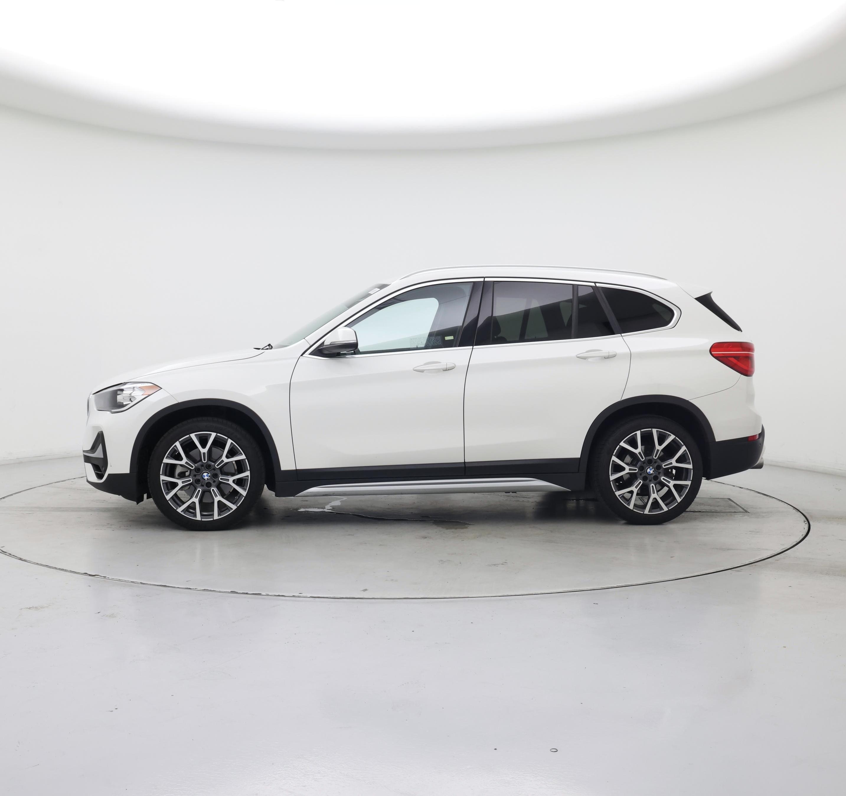Thumbnail: 2021 BMW X1 - 3
