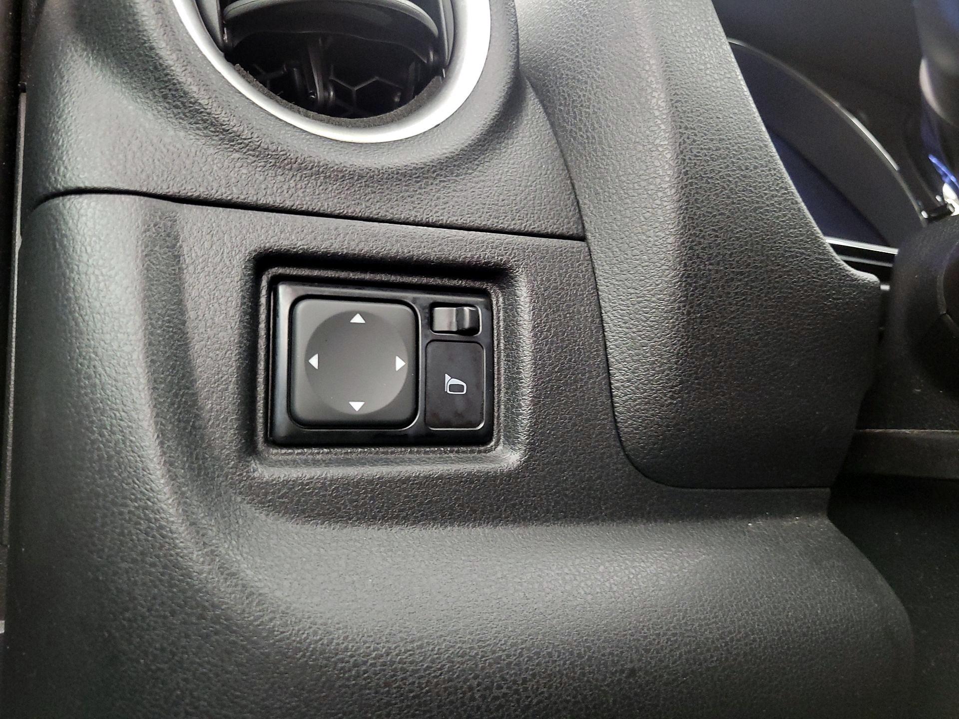 Thumbnail: 2018 Nissan Versa - 13