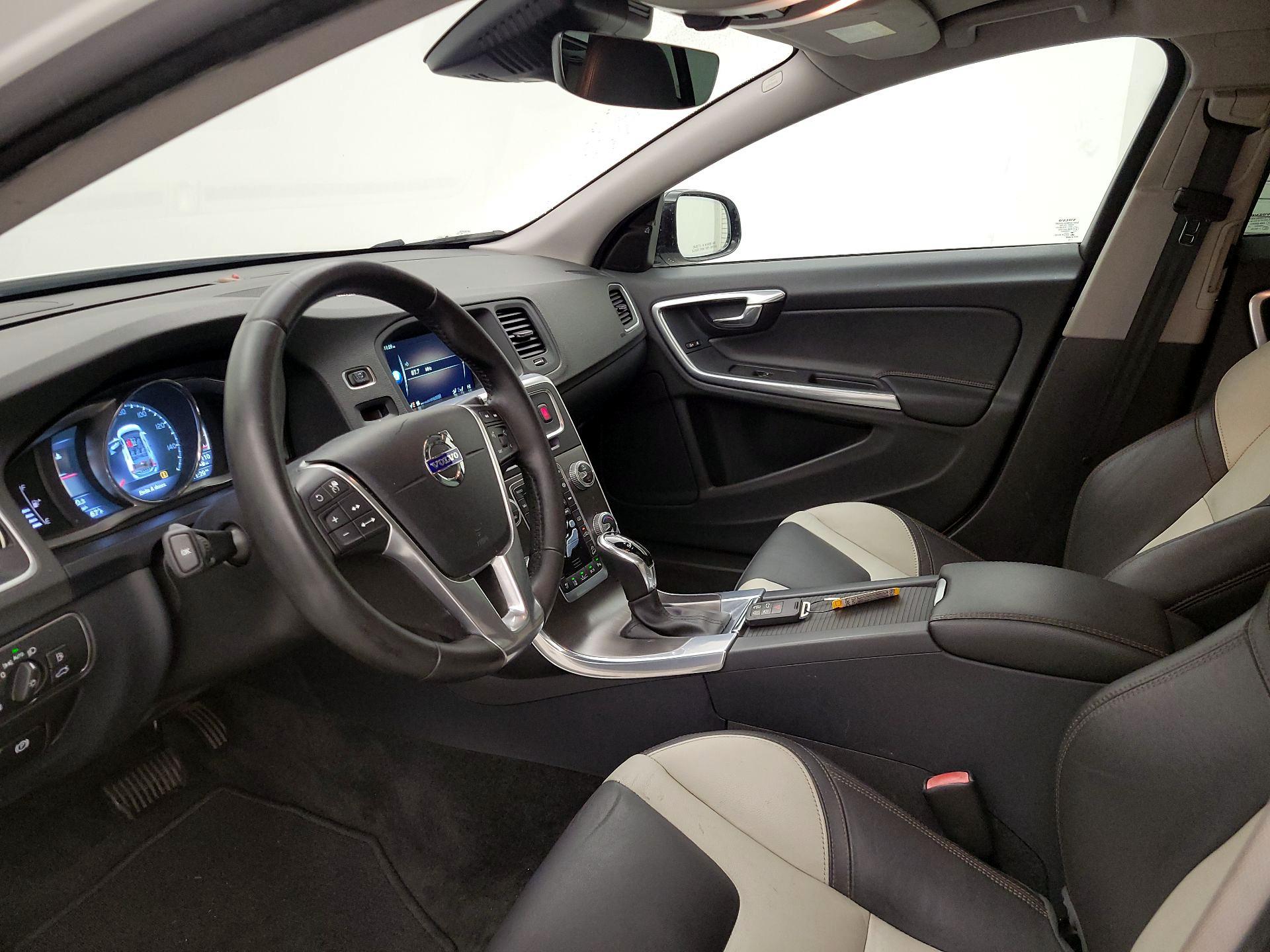 Thumbnail: 2016 Volvo S60 - 11