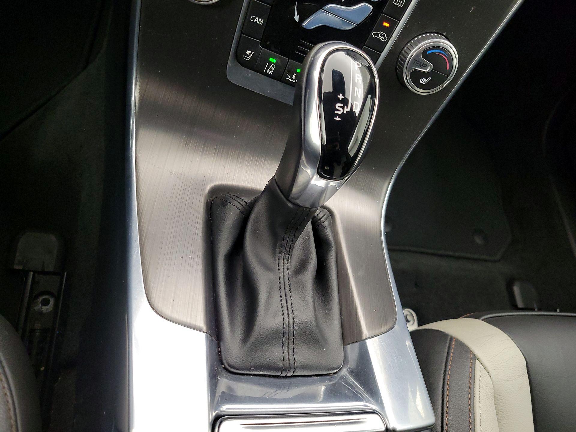 Thumbnail: 2016 Volvo S60 - 17
