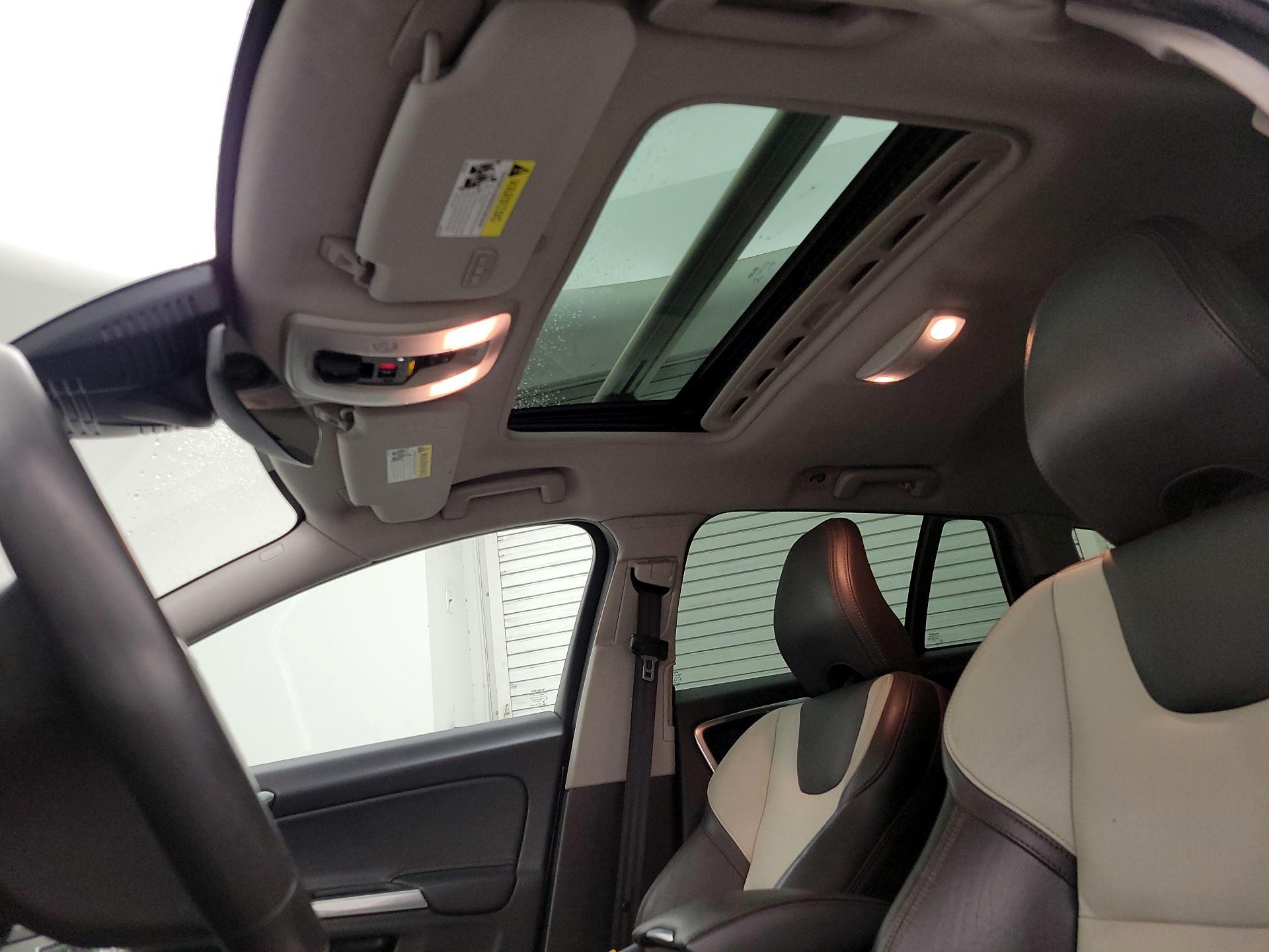 Thumbnail: 2016 Volvo S60 - 19