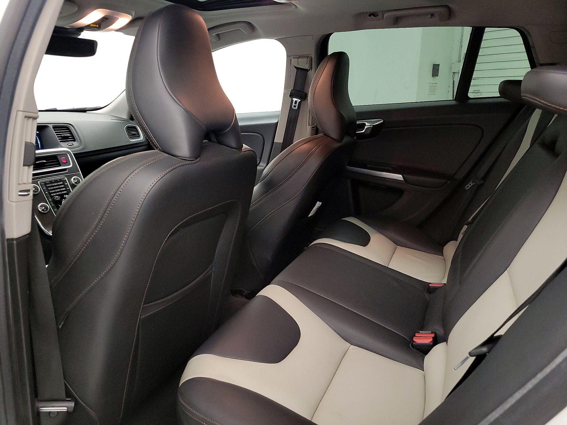 Thumbnail: 2016 Volvo S60 - 20