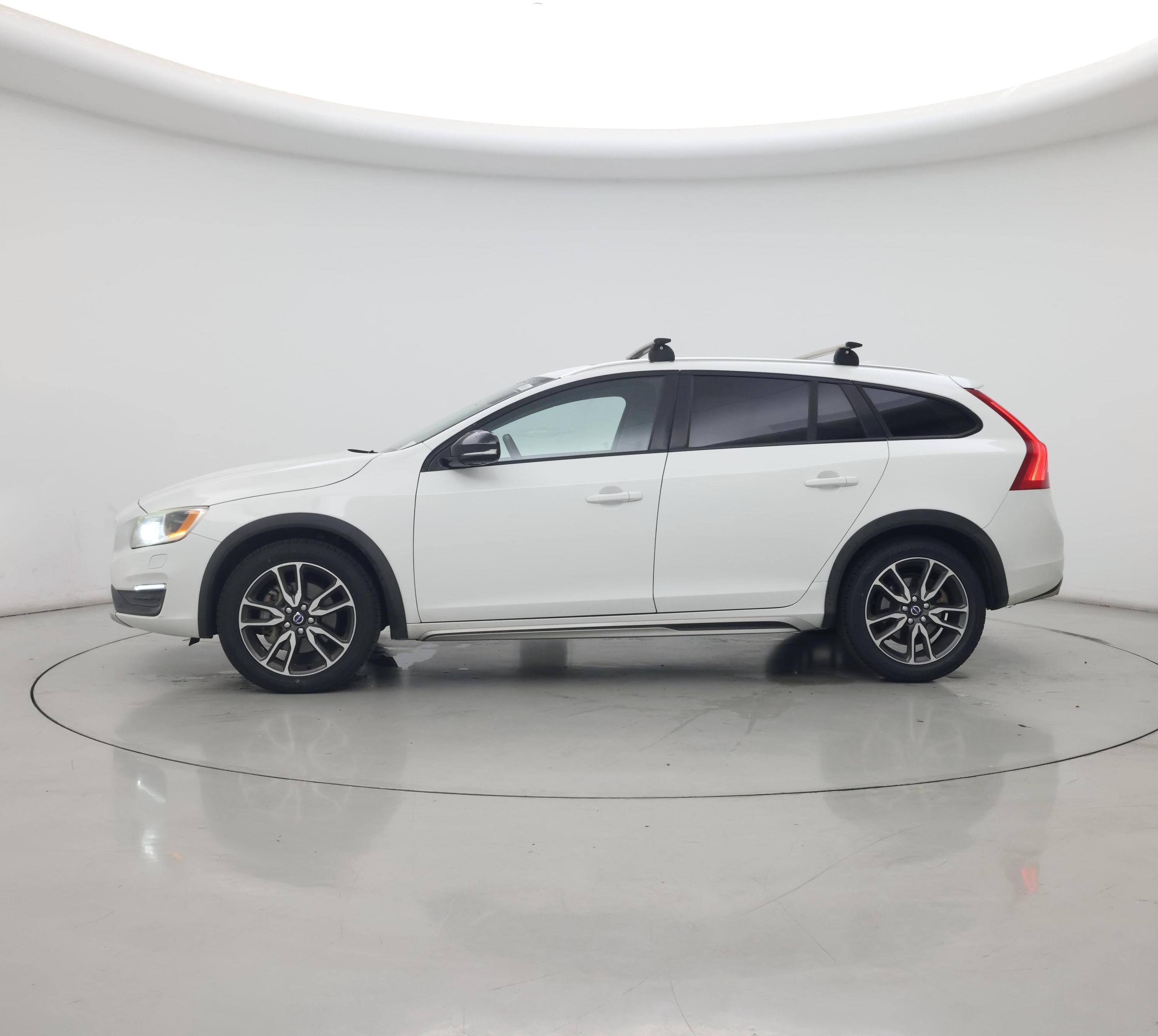 Thumbnail: 2016 Volvo S60 - 3
