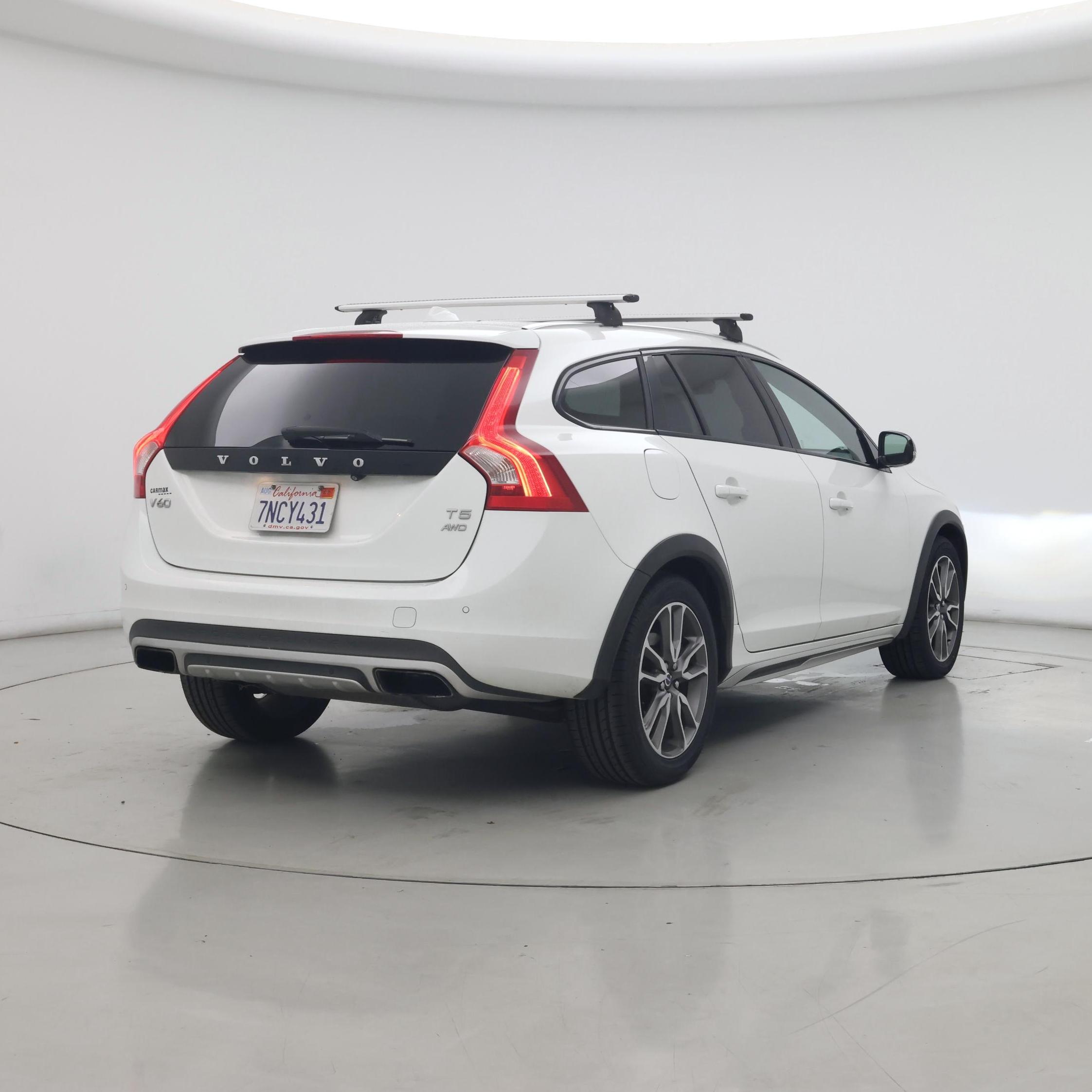 Thumbnail: 2016 Volvo S60 - 8