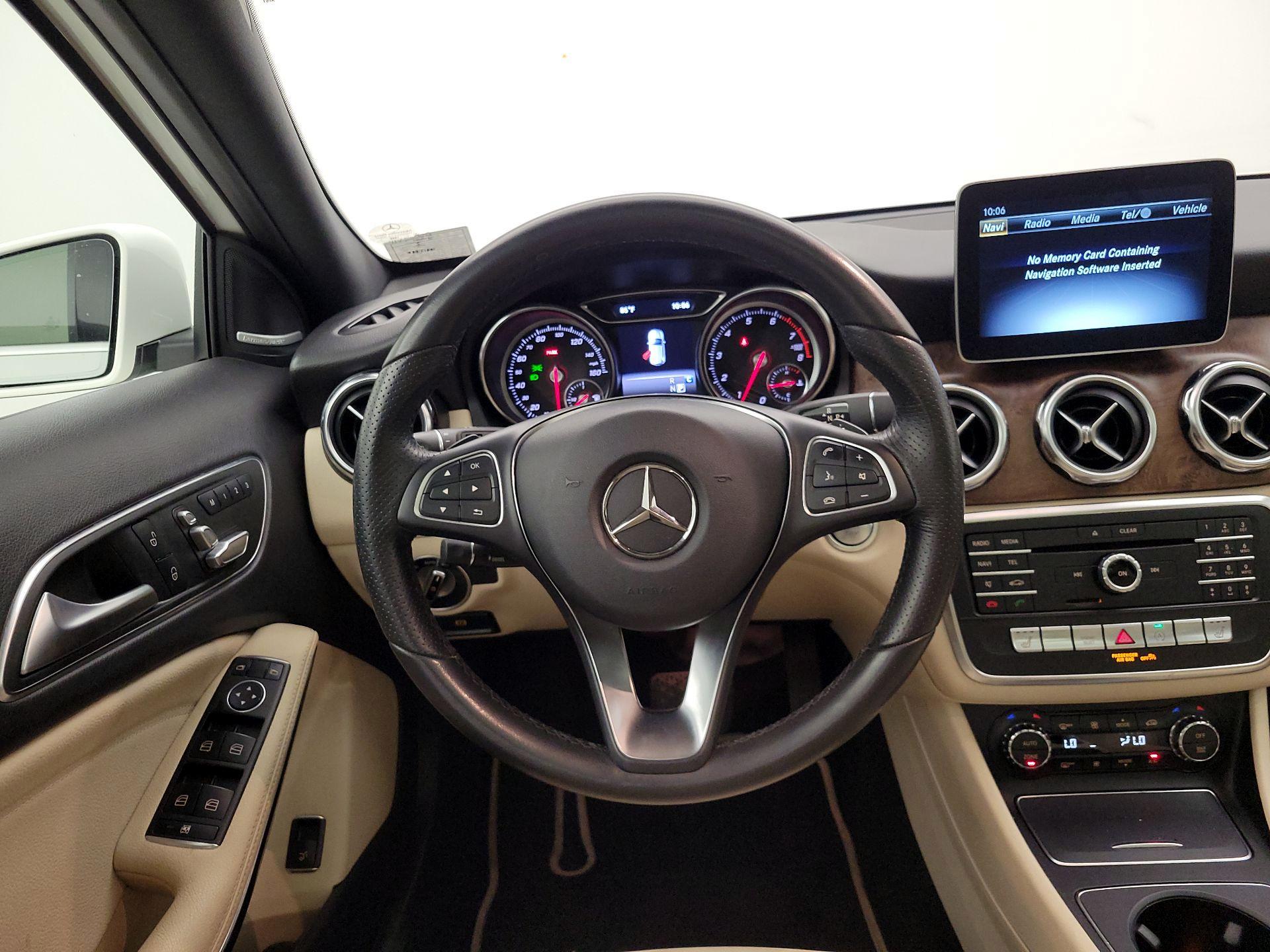 Thumbnail: 2018 Mercedes-Benz GLA - 10