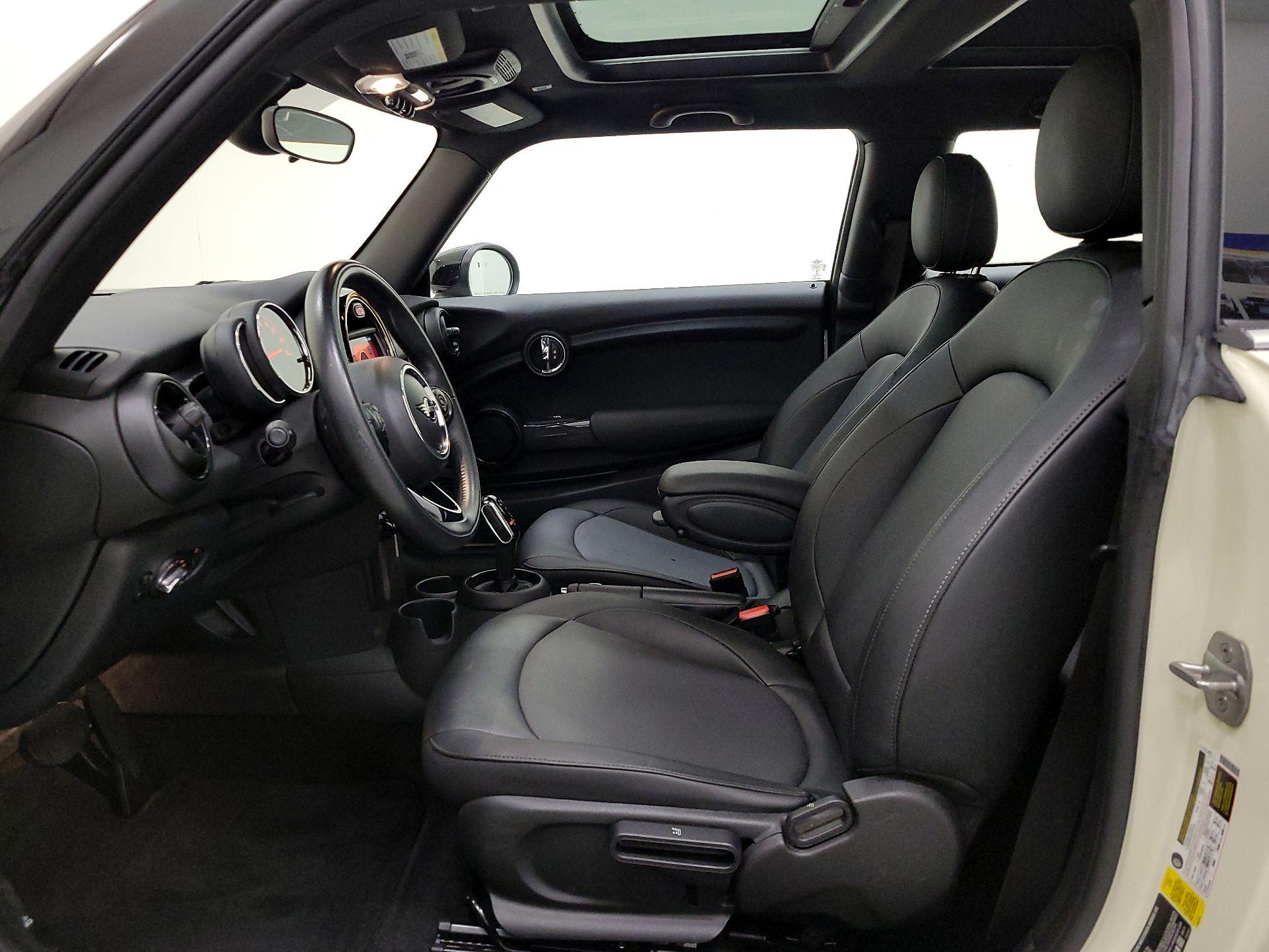 Thumbnail: 2020 MINI Cooper Hardtop - 11