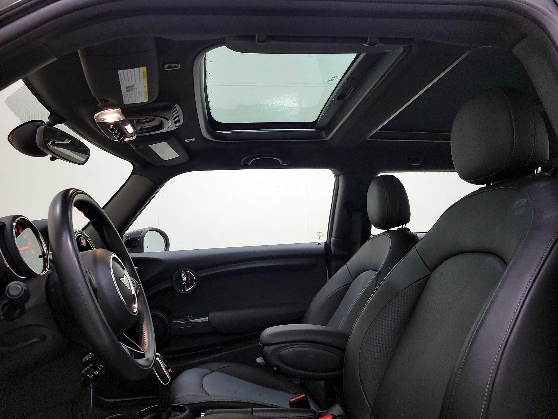 Thumbnail: 2020 MINI Cooper Hardtop - 19