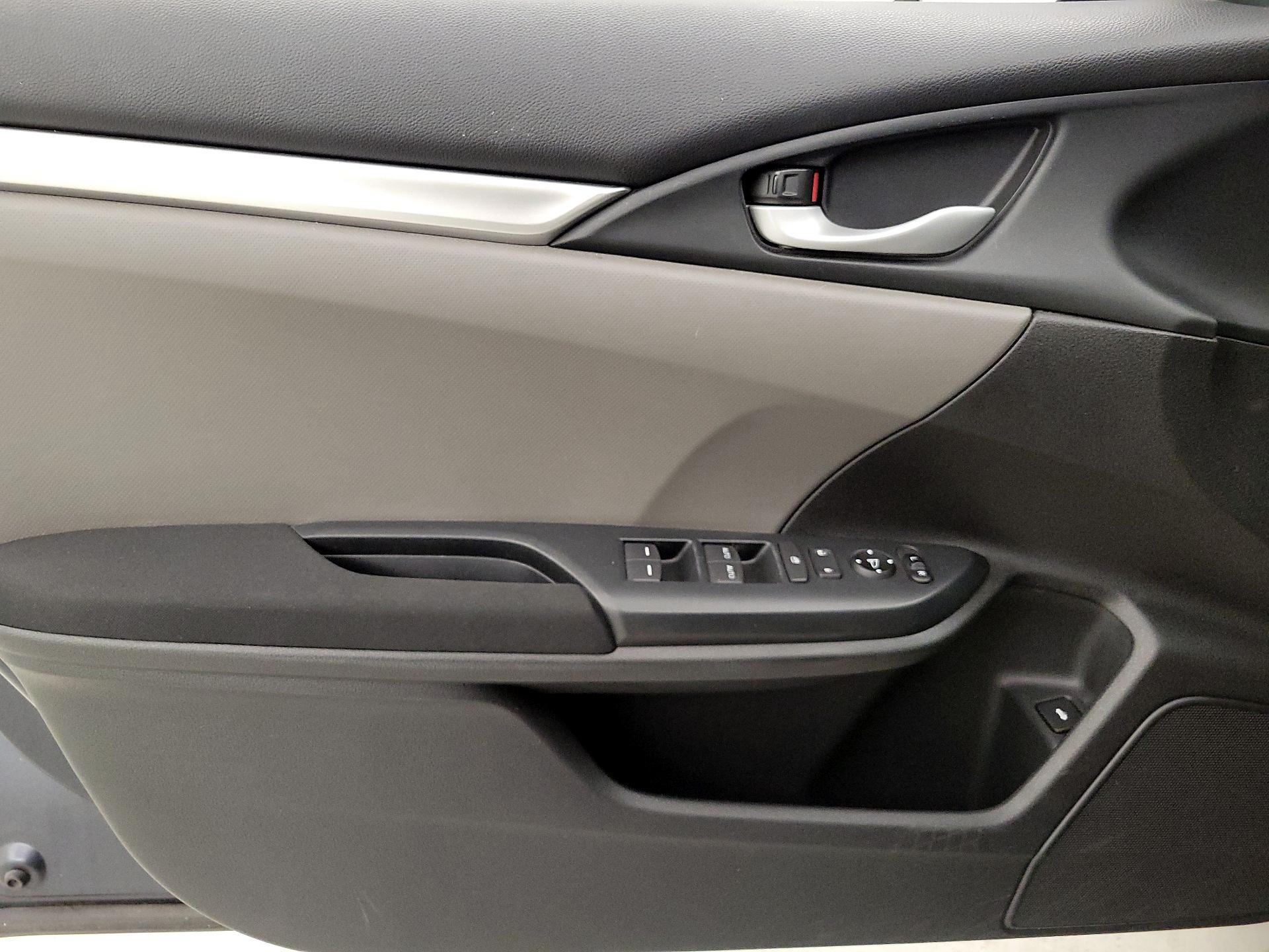 Thumbnail: 2016 Honda Civic - 12