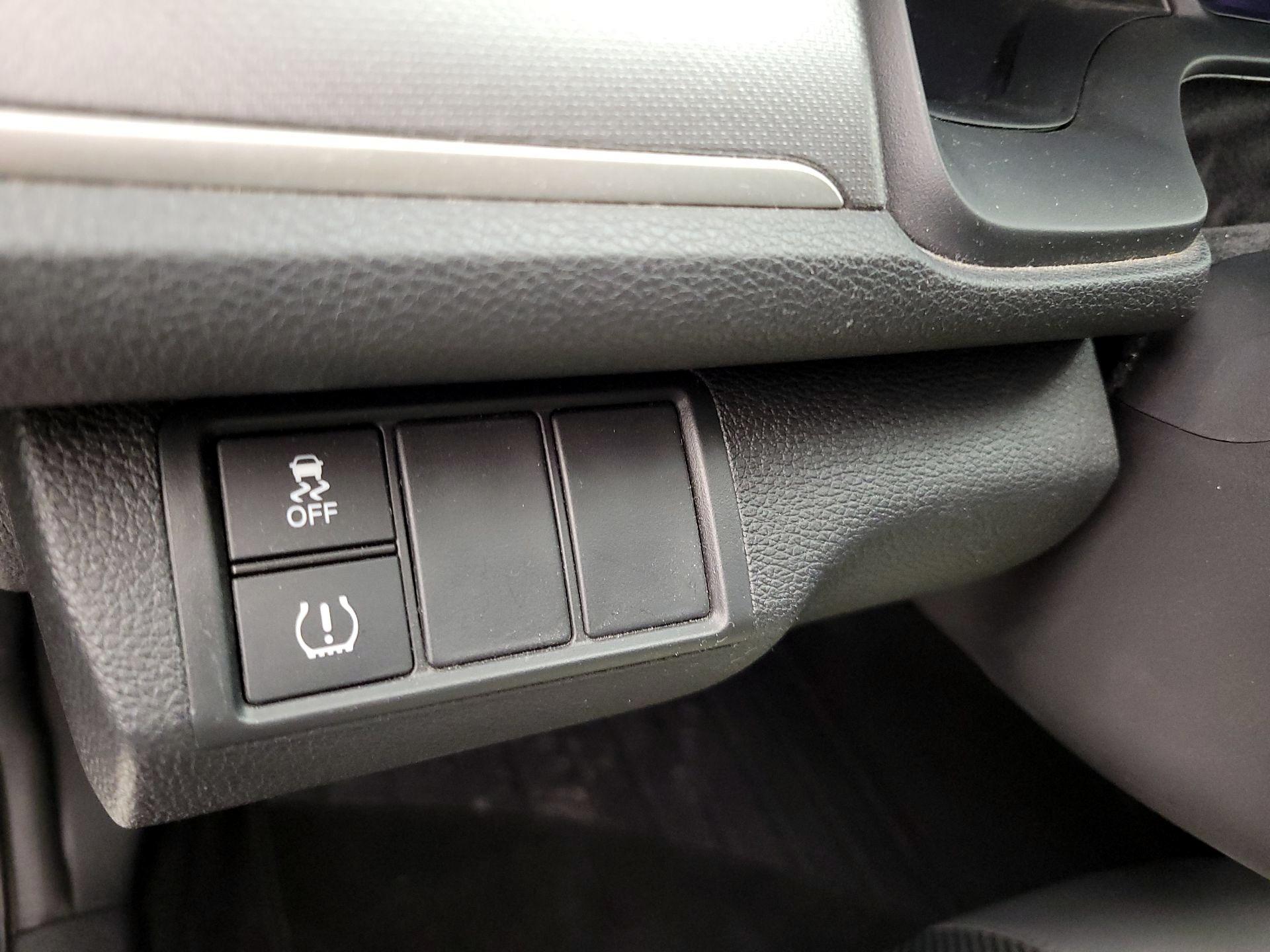 Thumbnail: 2016 Honda Civic - 13