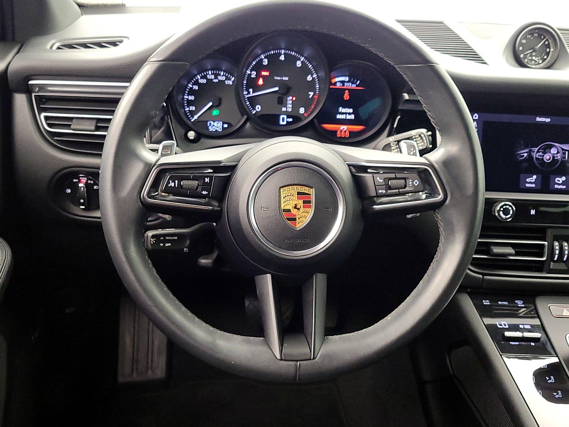Thumbnail: 2022 Porsche Macan - 10