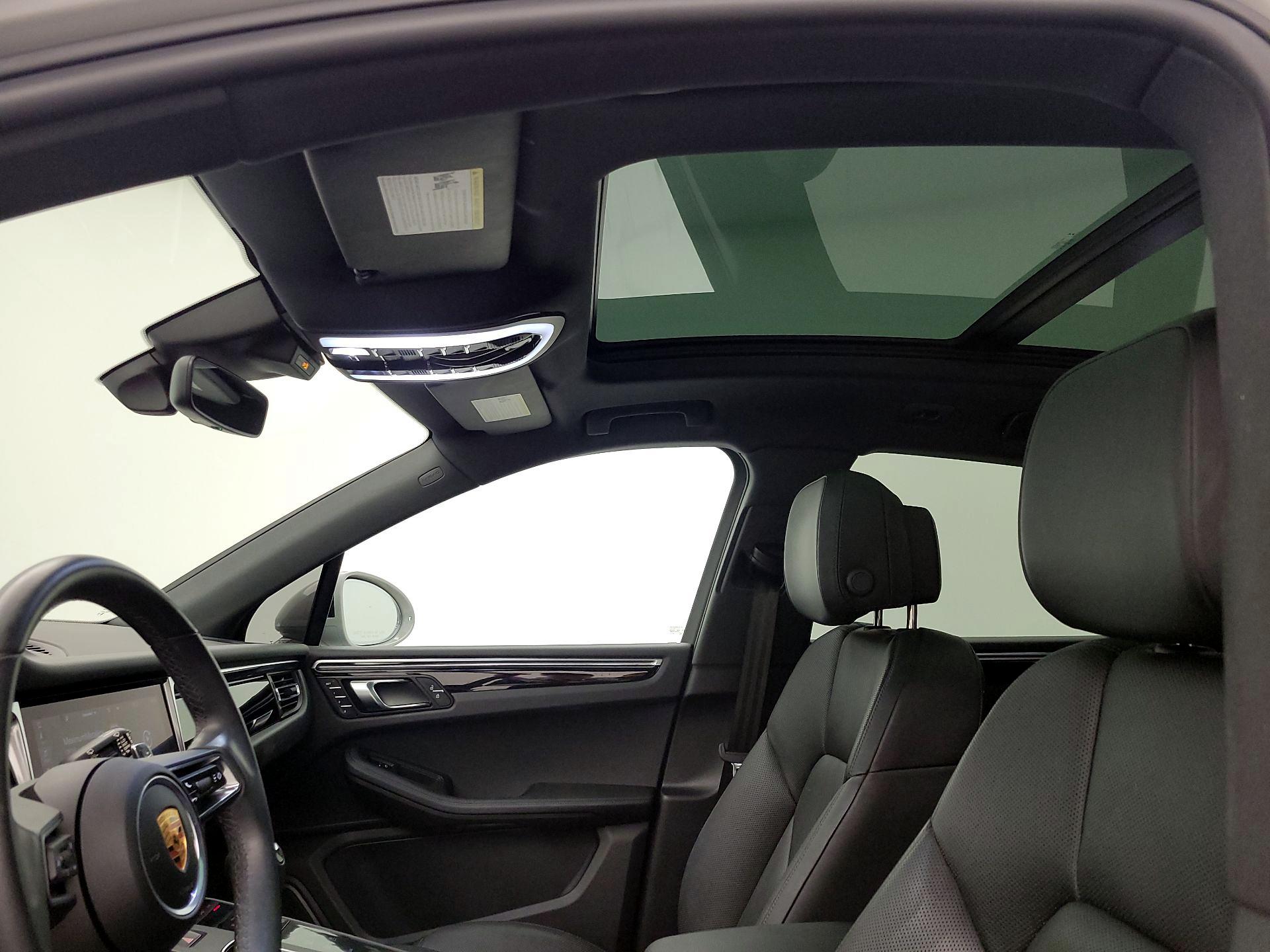 Thumbnail: 2022 Porsche Macan - 20