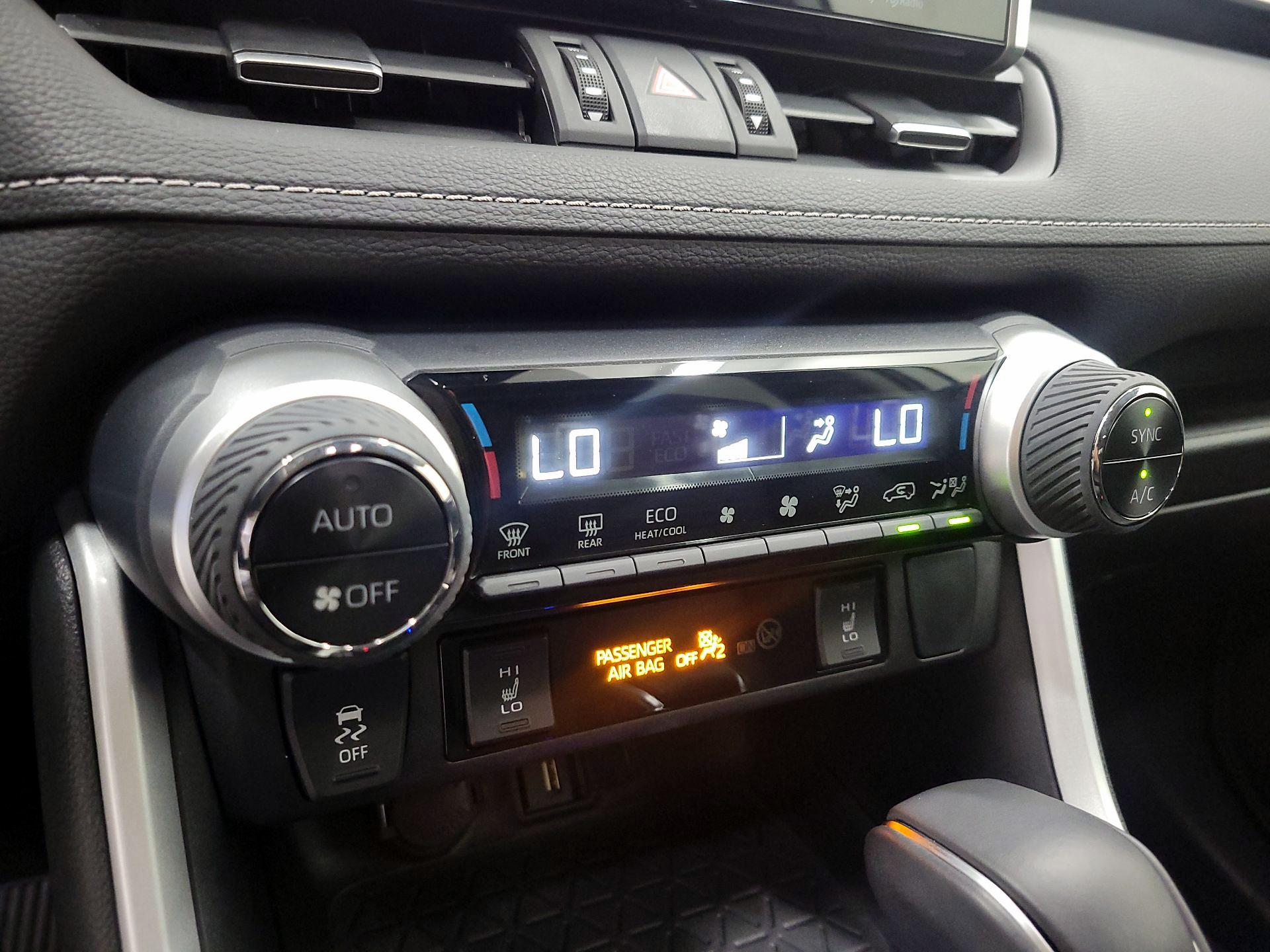 Thumbnail: 2022 Toyota RAV4 - 16