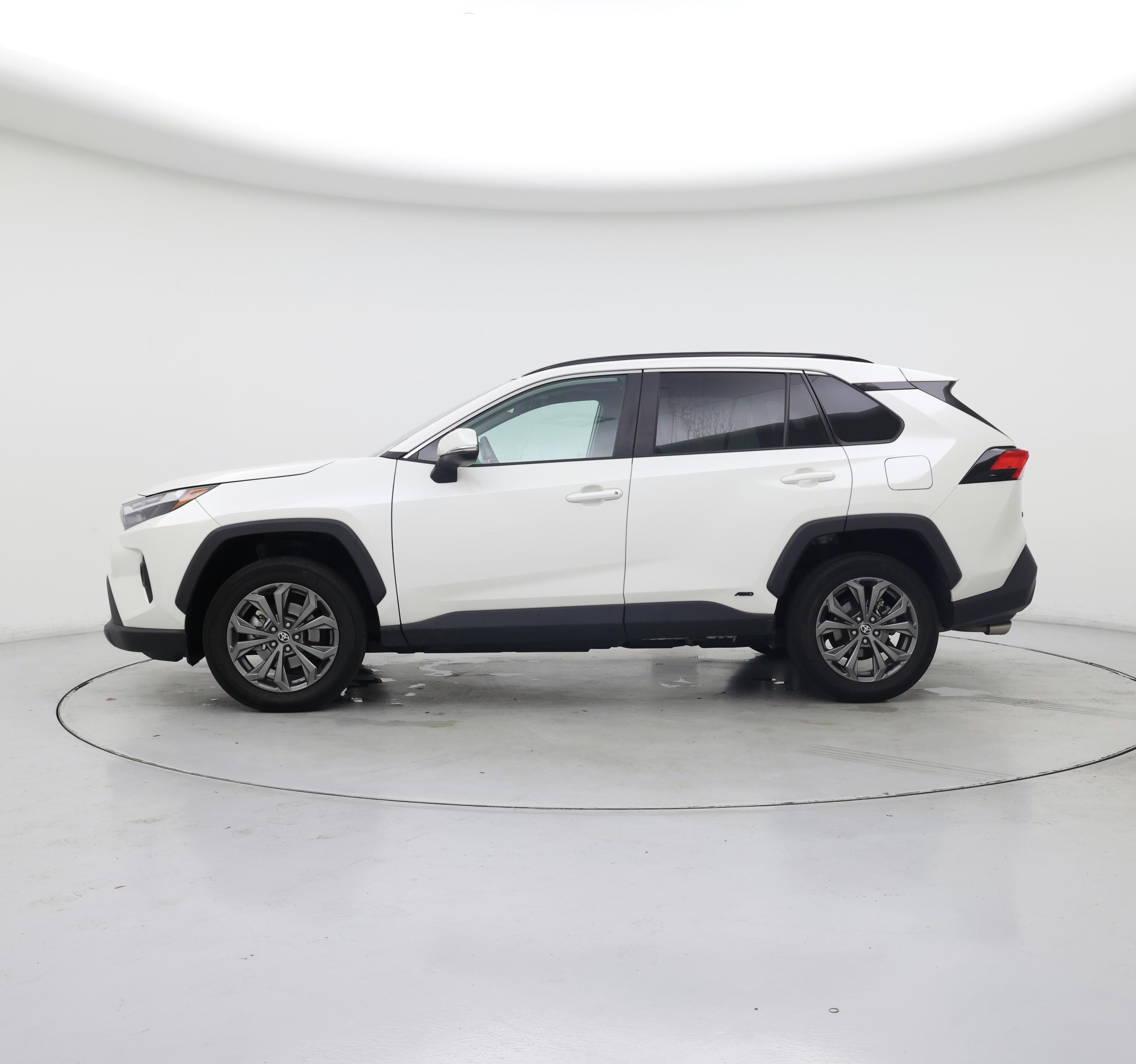 Thumbnail: 2022 Toyota RAV4 - 3