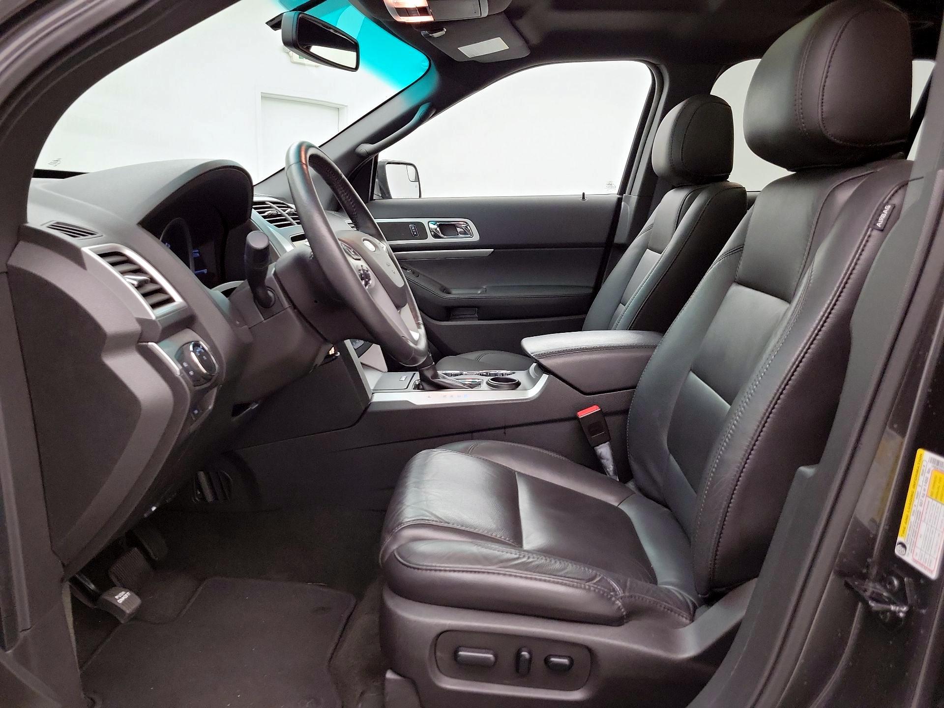 Thumbnail: 2015 Ford Explorer - 11