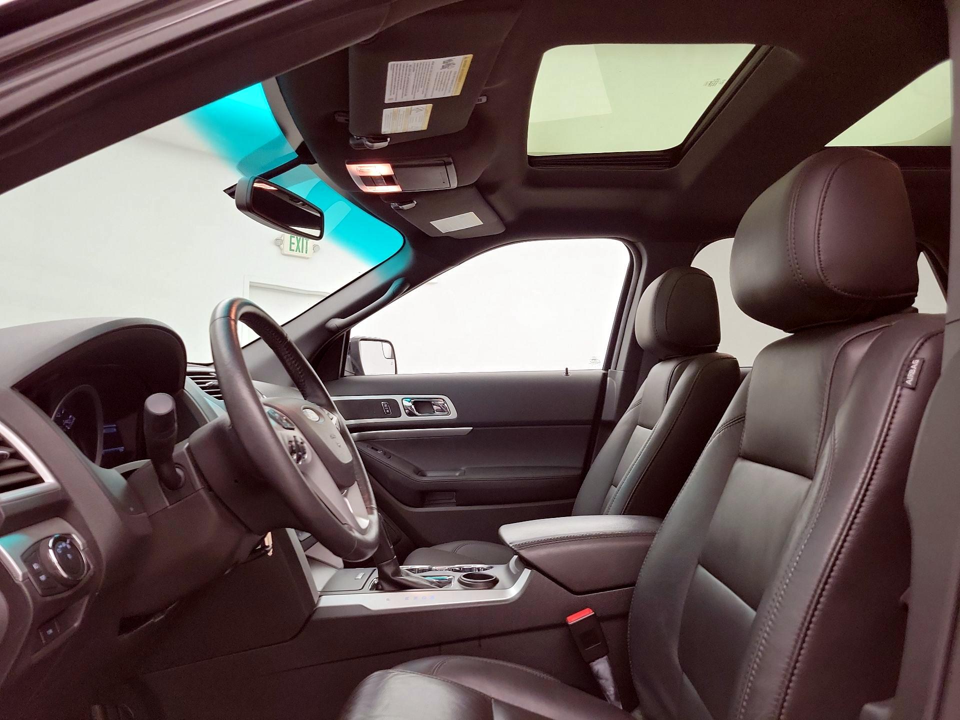 Thumbnail: 2015 Ford Explorer - 20