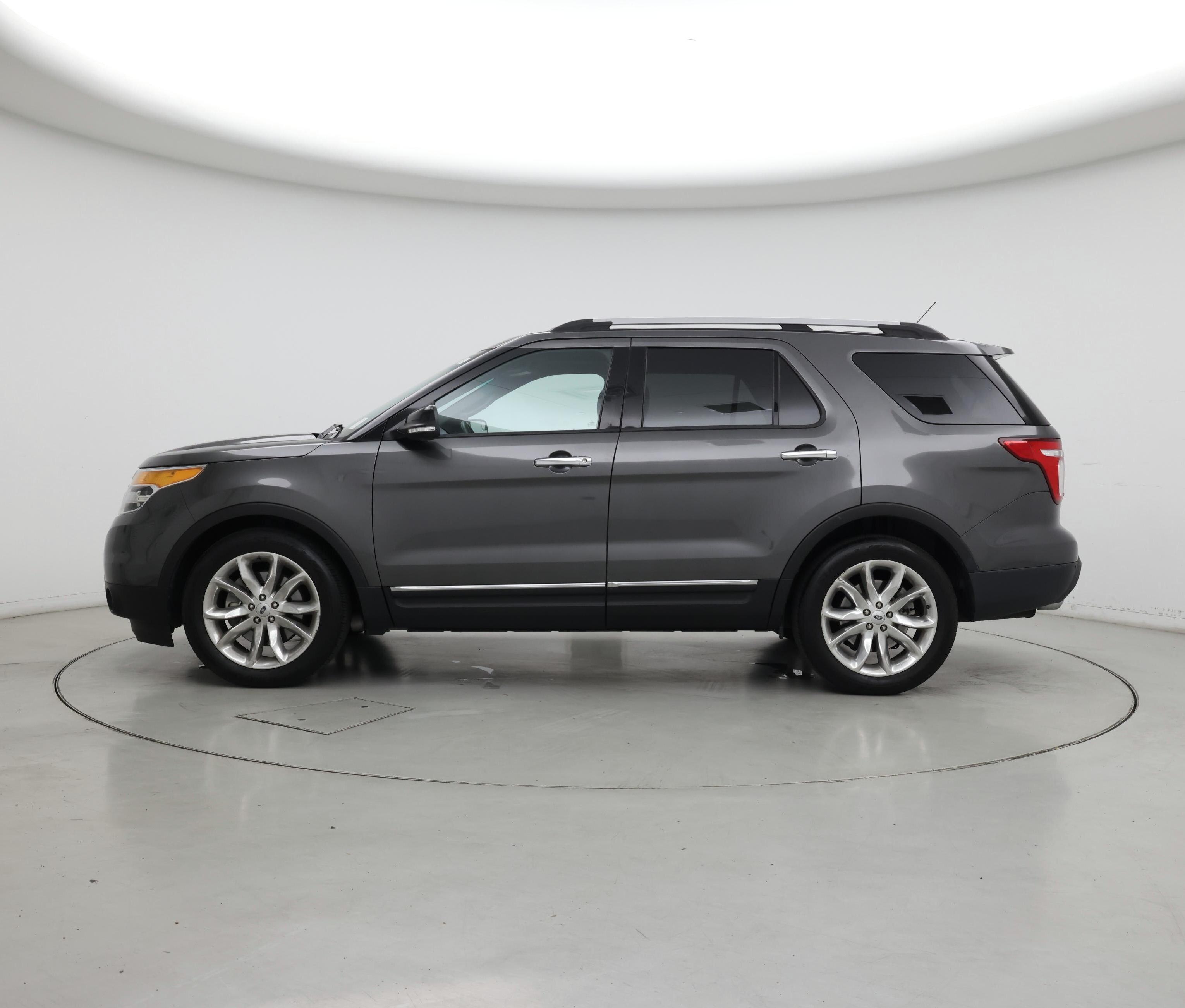 Thumbnail: 2015 Ford Explorer - 3