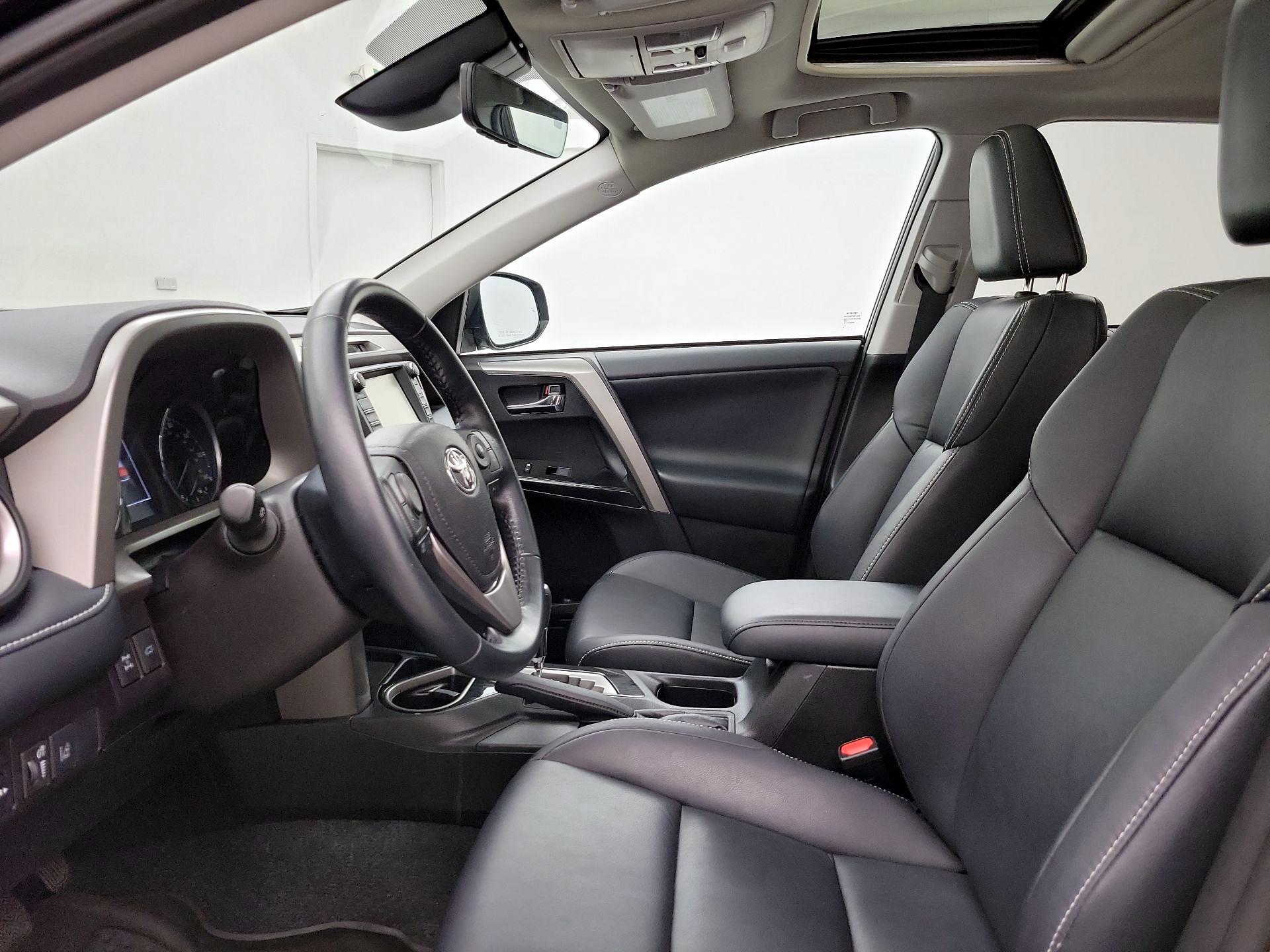 Thumbnail: 2018 Toyota RAV4 - 11