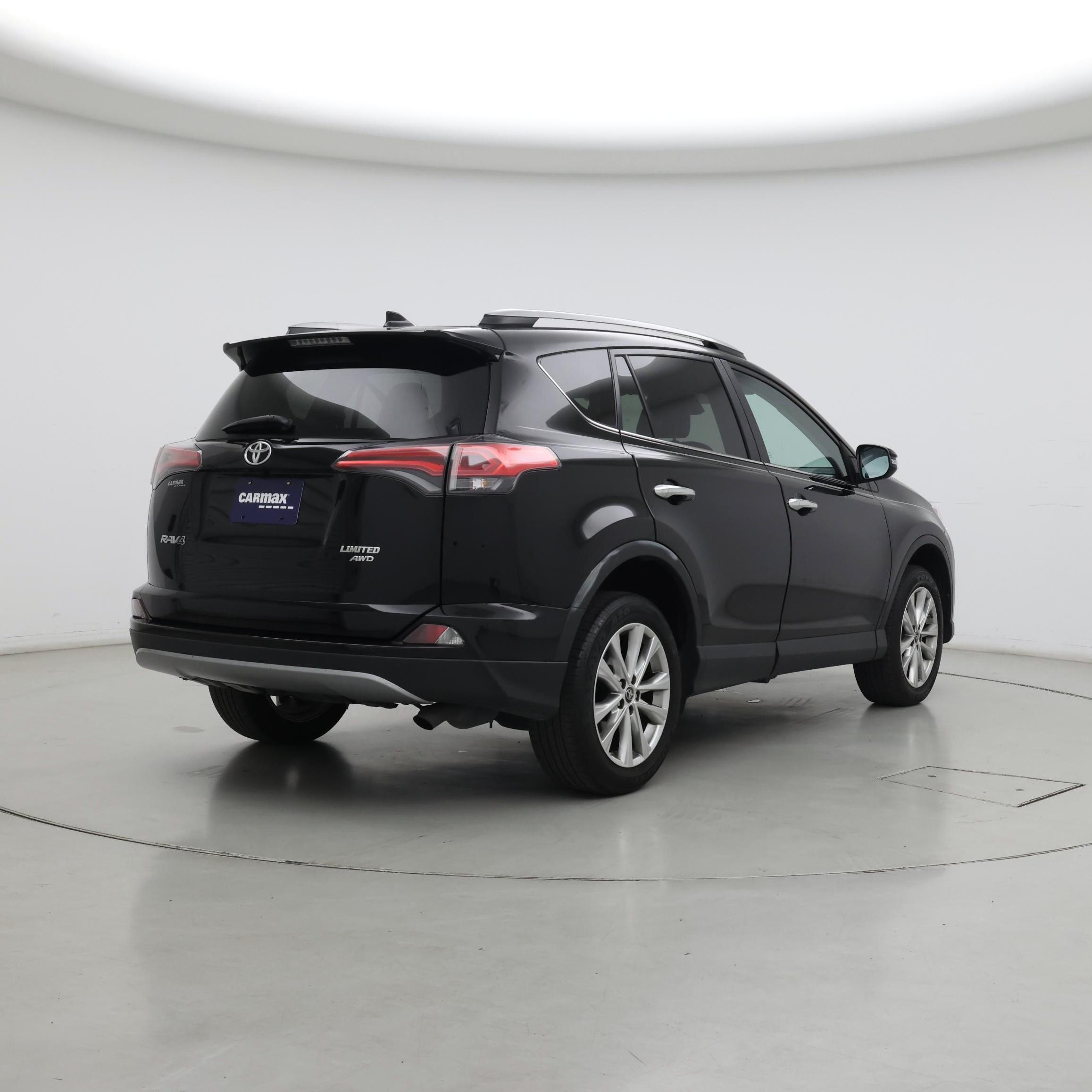 Thumbnail: 2018 Toyota RAV4 - 8