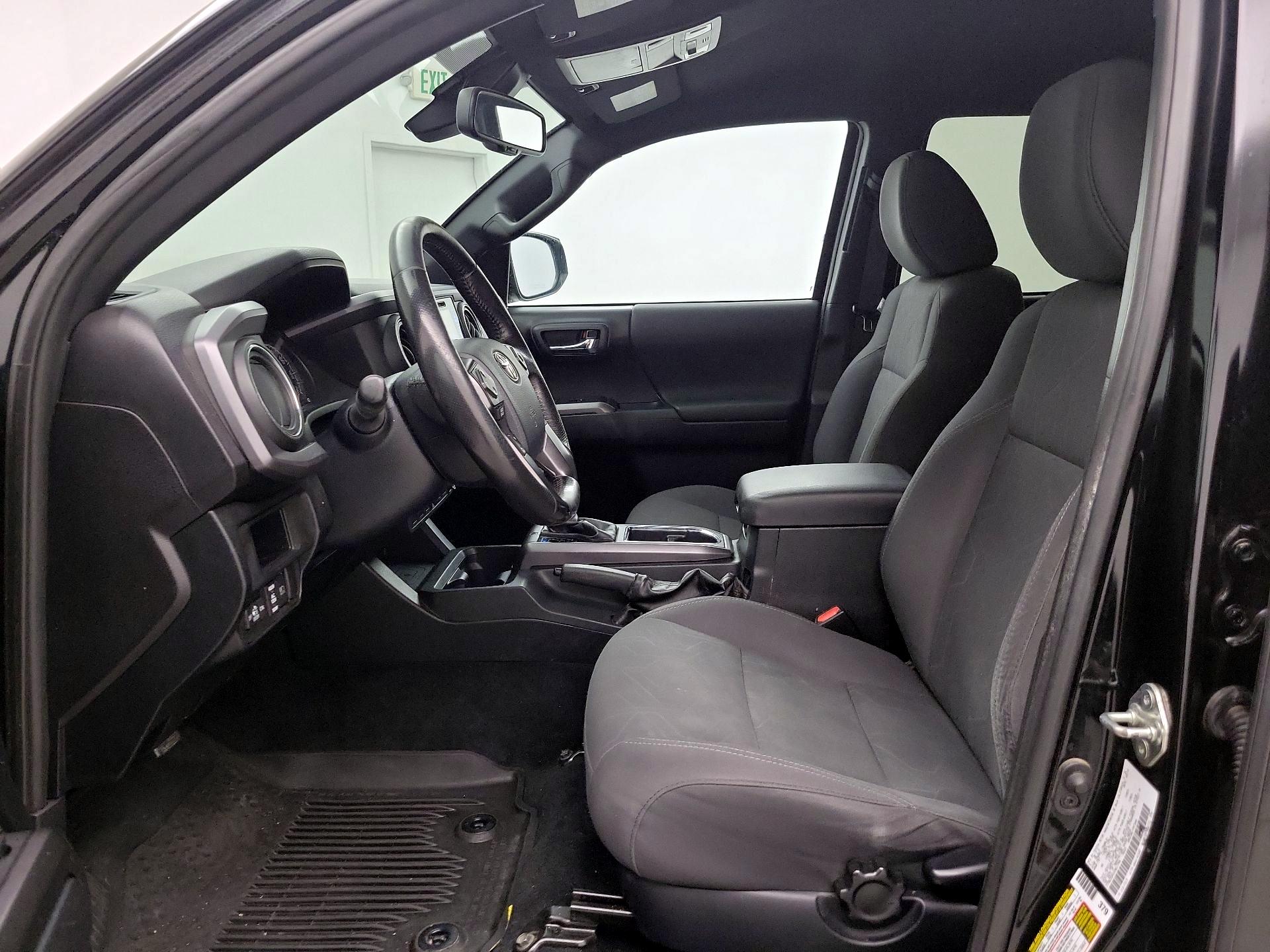 Thumbnail: 2019 Toyota Tacoma - 11