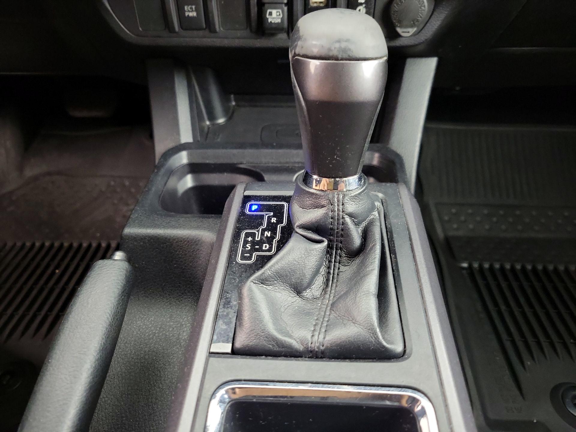 Thumbnail: 2019 Toyota Tacoma - 17