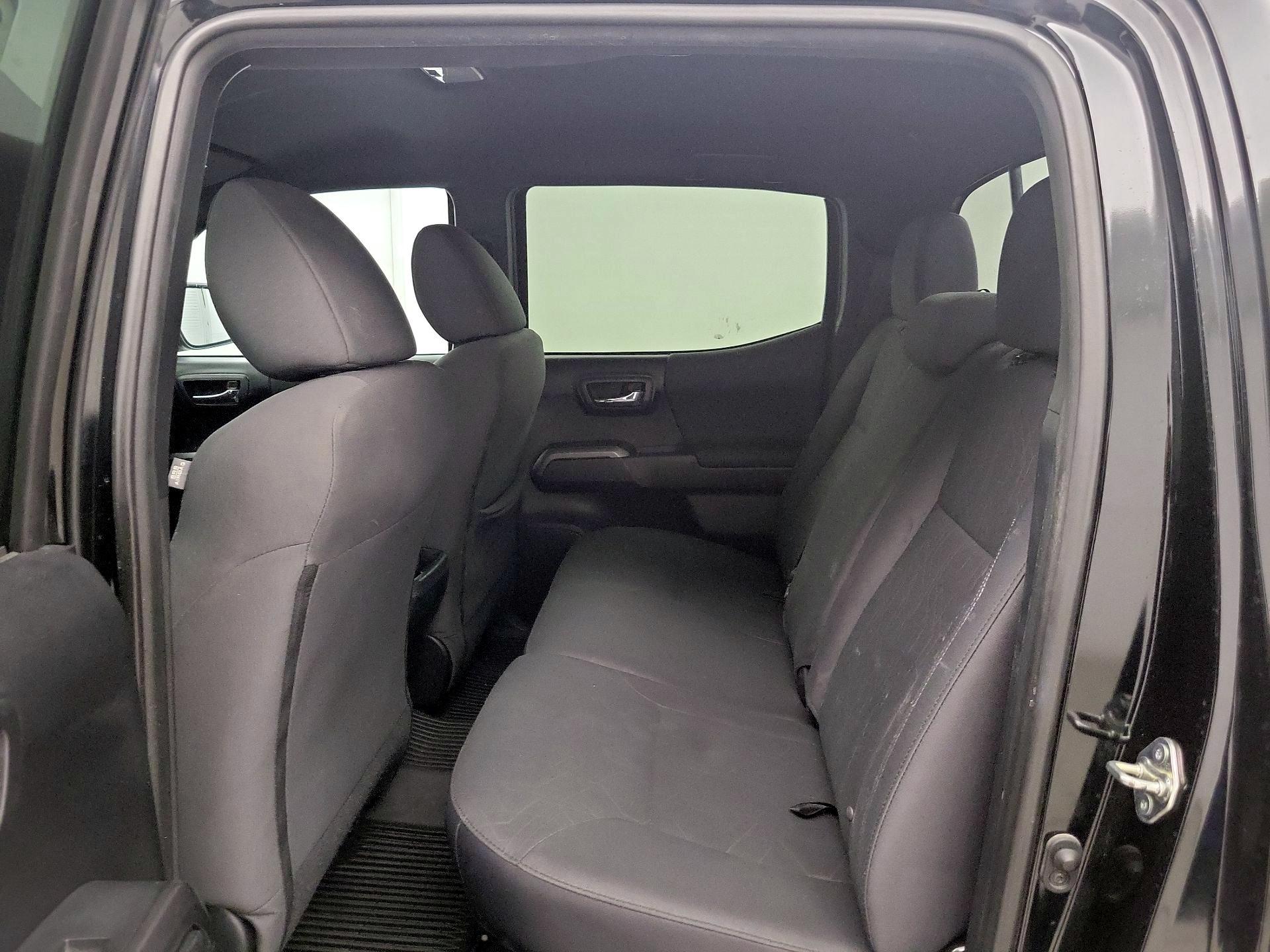 Thumbnail: 2019 Toyota Tacoma - 19