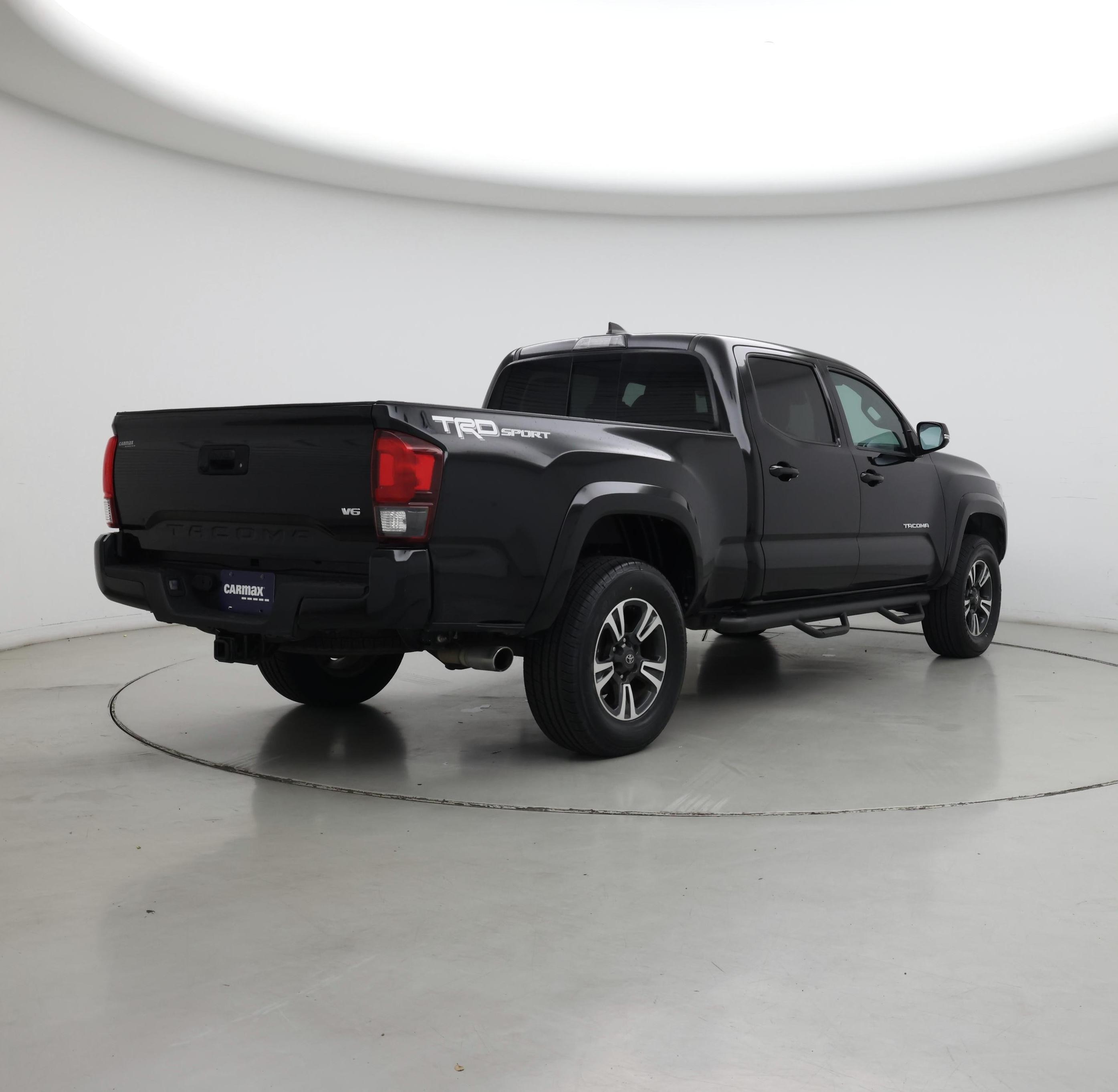 Thumbnail: 2019 Toyota Tacoma - 8