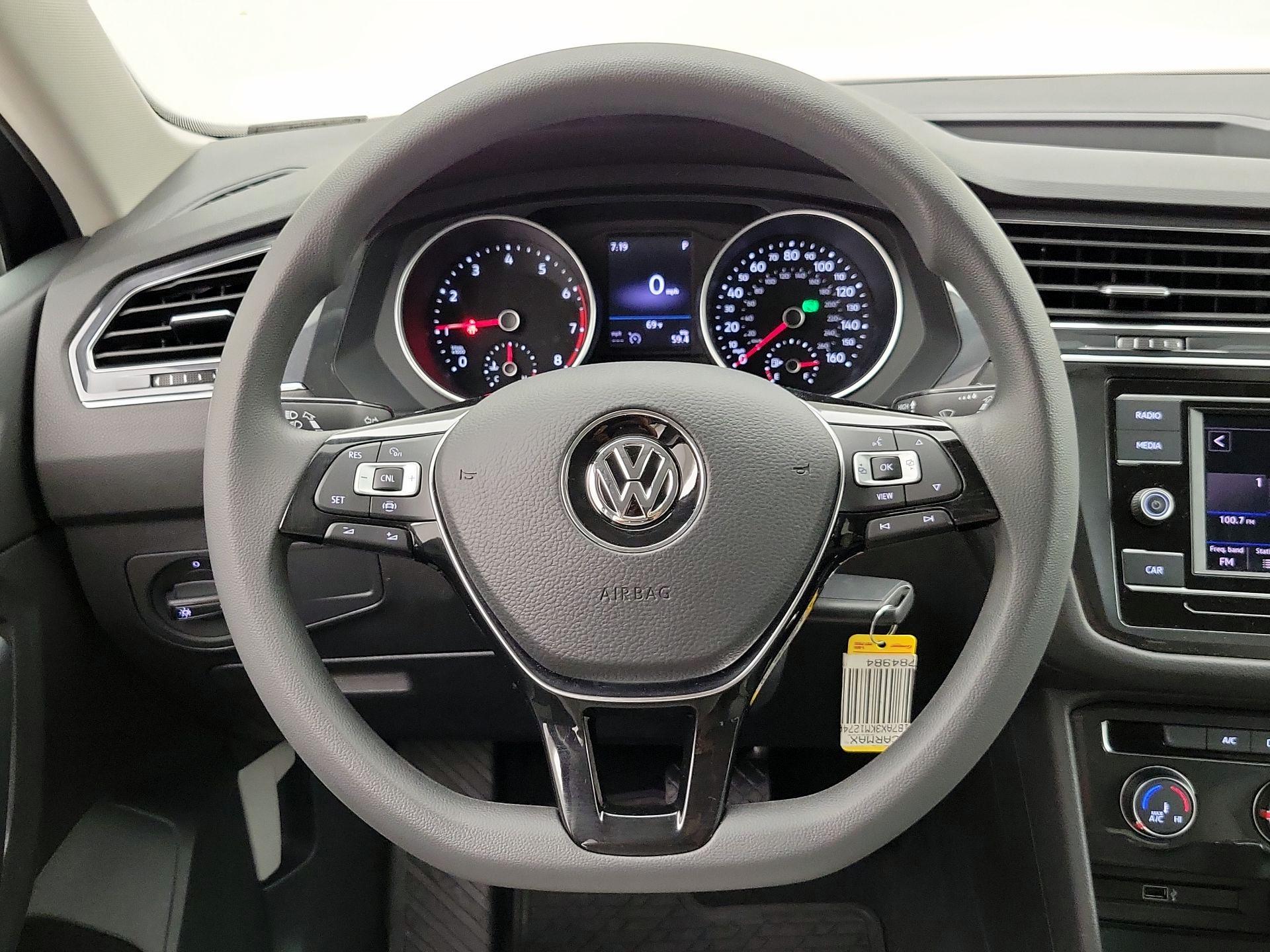 Thumbnail: 2019 Volkswagen Tiguan - 10