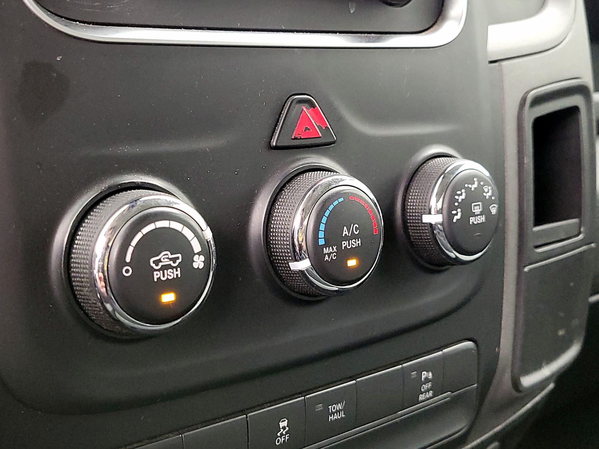 Thumbnail: 2021 RAM 1500 Classic - 16