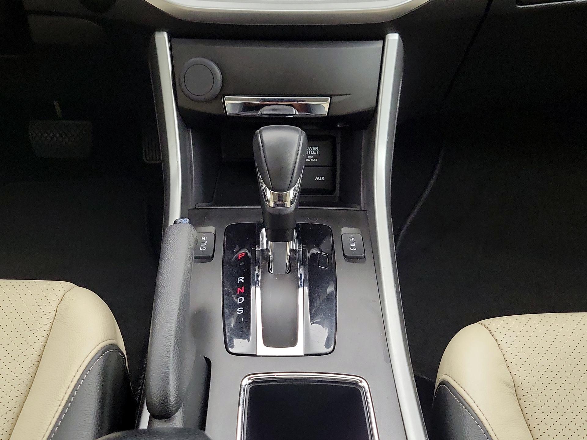 Thumbnail: 2015 Honda Accord - 17