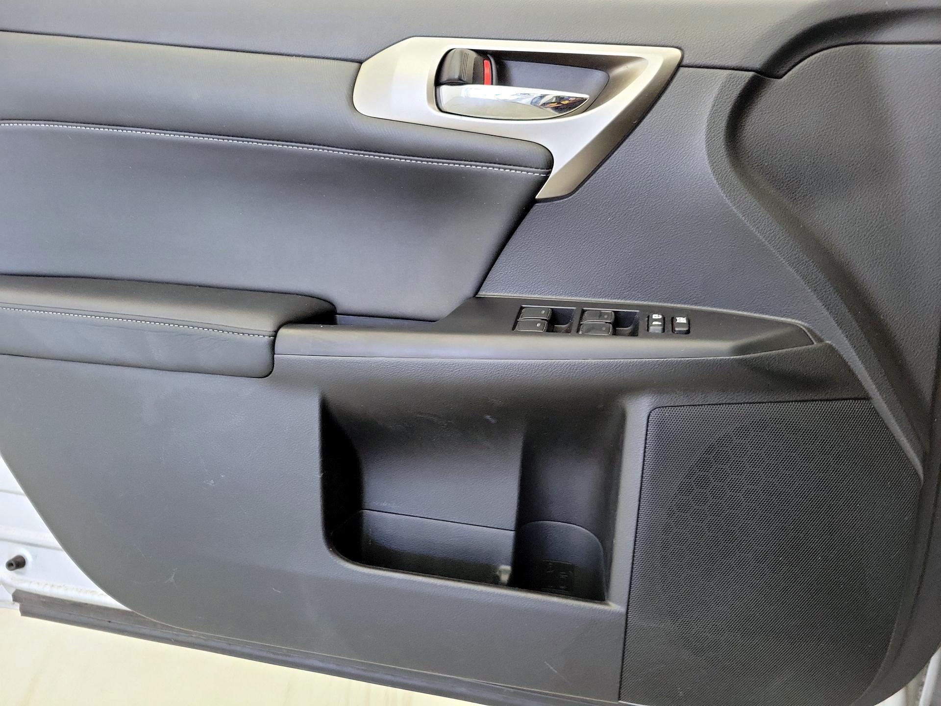 Thumbnail: 2014 Lexus CT - 12