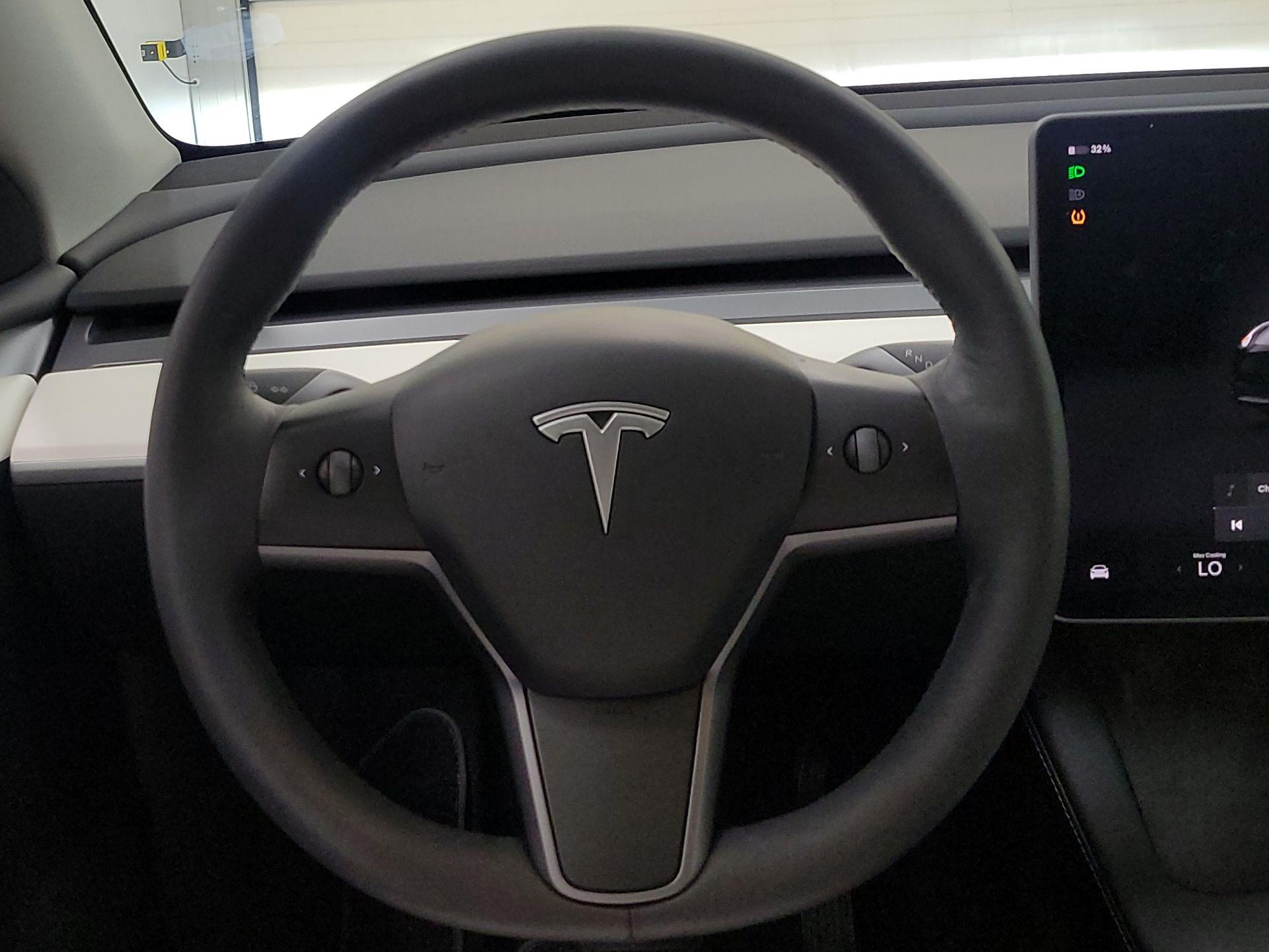 Thumbnail: 2023 Tesla Model Y - 10