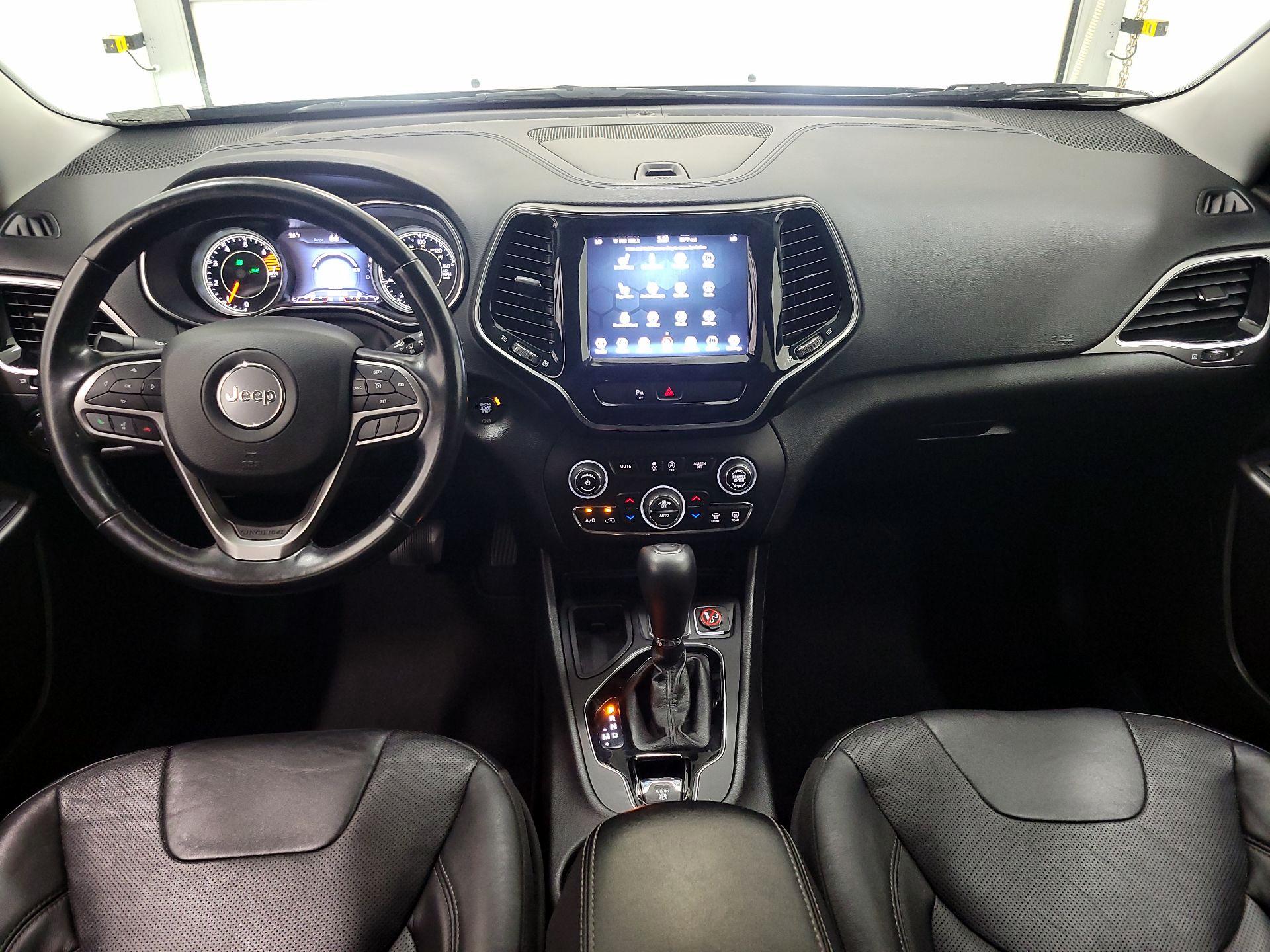 Thumbnail: 2020 Jeep Cherokee - 9