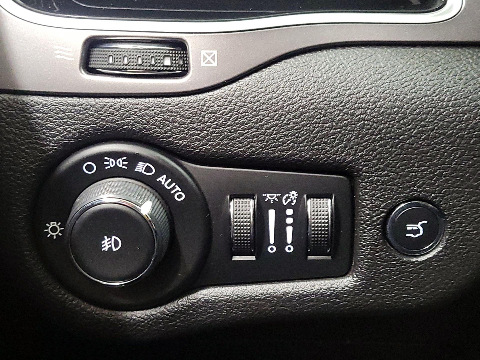 Thumbnail: 2020 Jeep Cherokee - 13