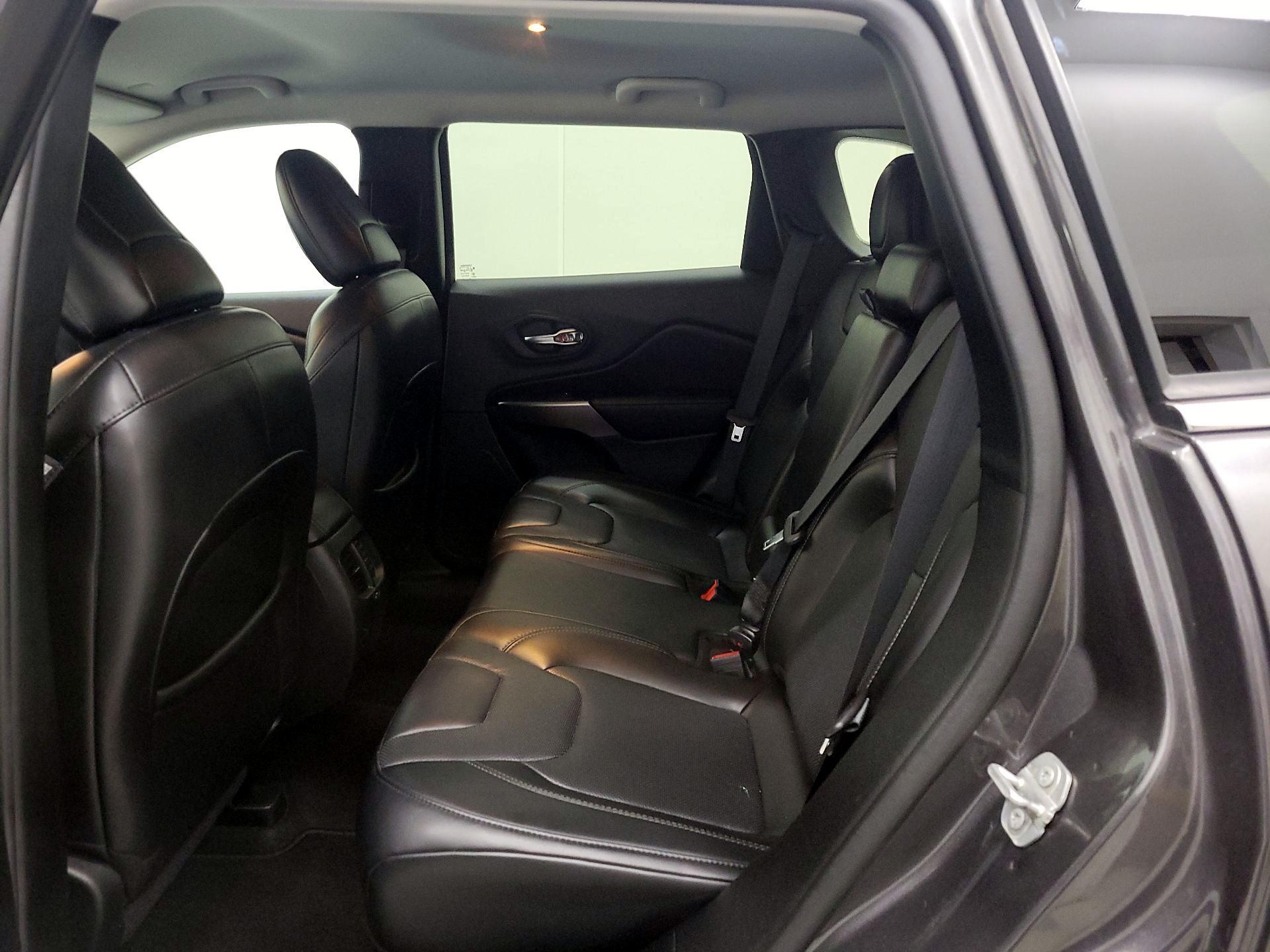 Thumbnail: 2020 Jeep Cherokee - 19