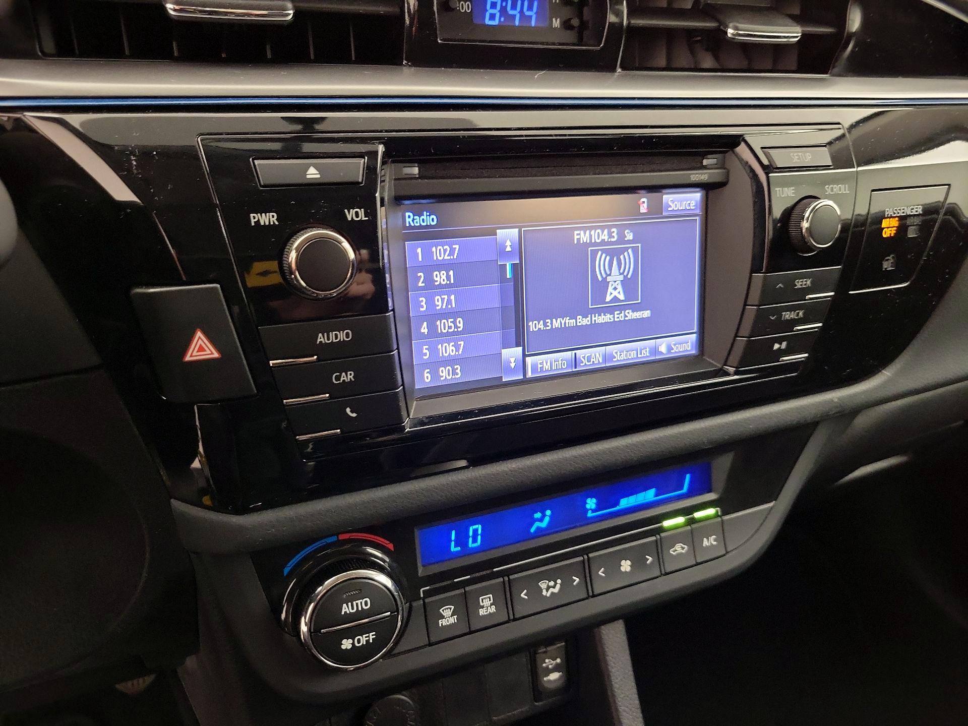 Thumbnail: 2015 Toyota Corolla - 15