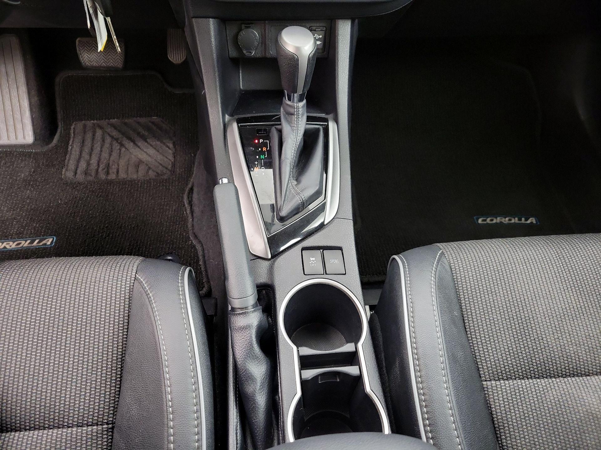 Thumbnail: 2015 Toyota Corolla - 17